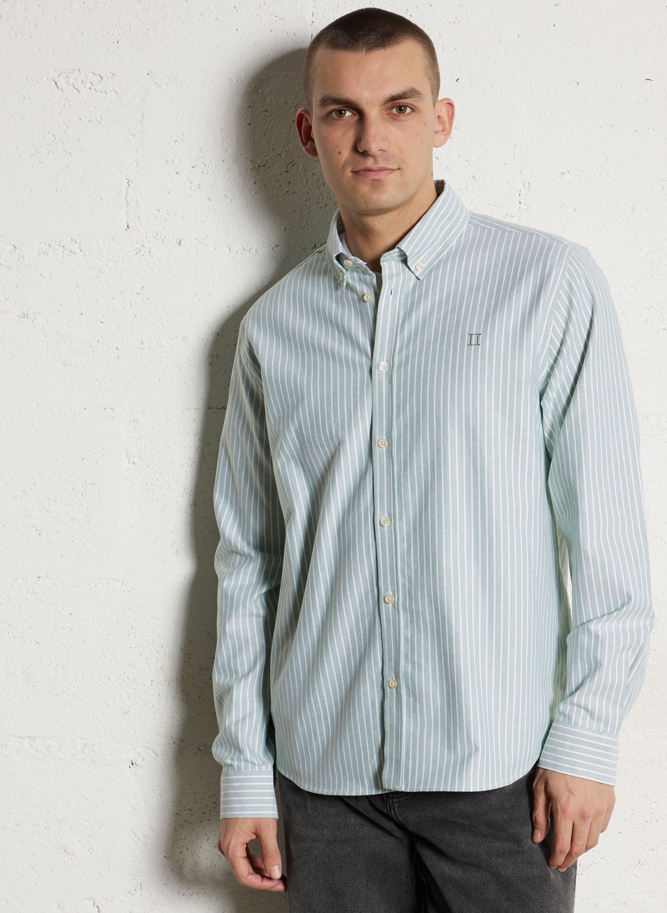 Oversized shirt with classic collar in striped cotton blend. LES DEUX Groen