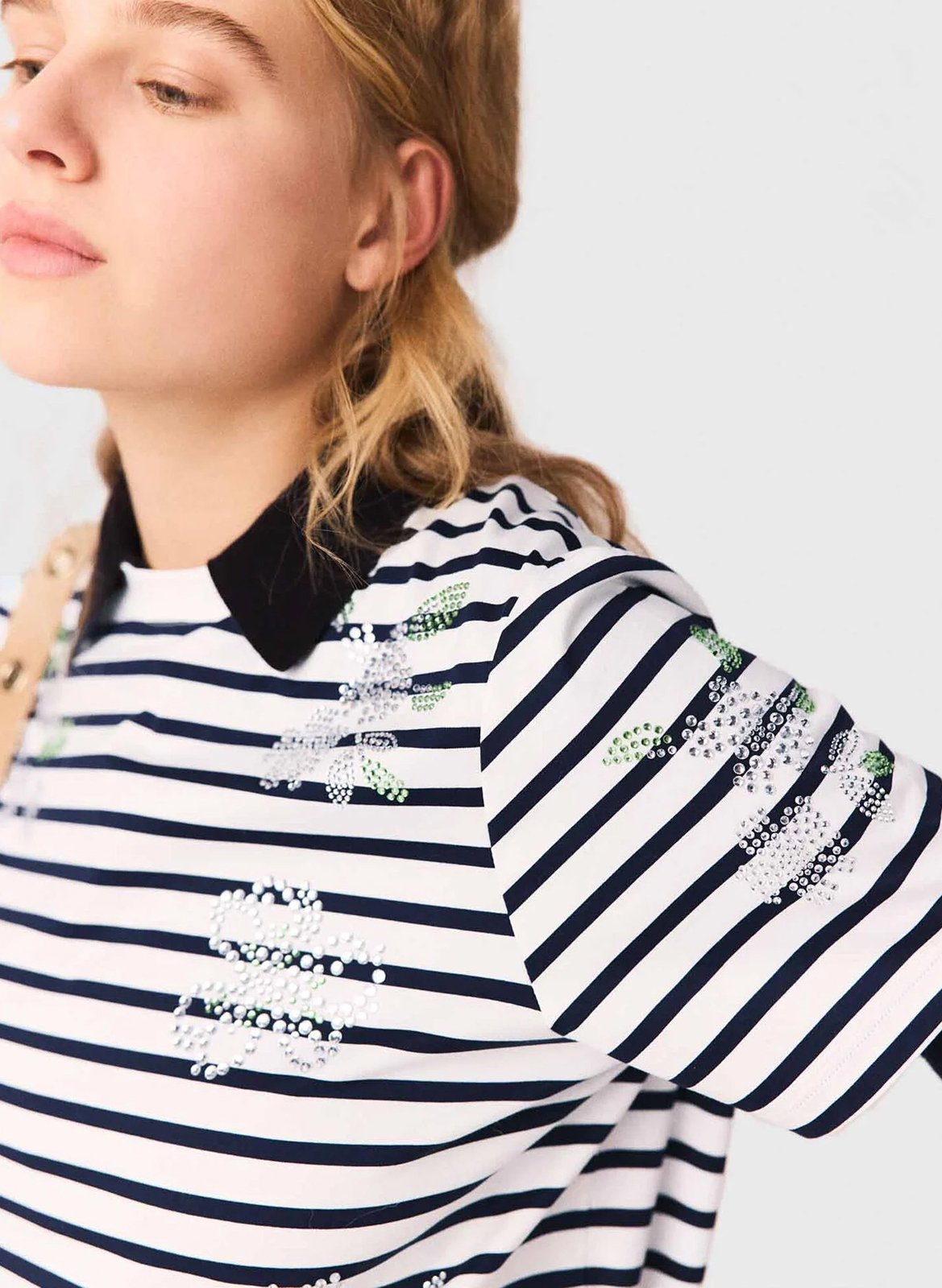 Tee-shirt rayé à strass court MAJE Blanc