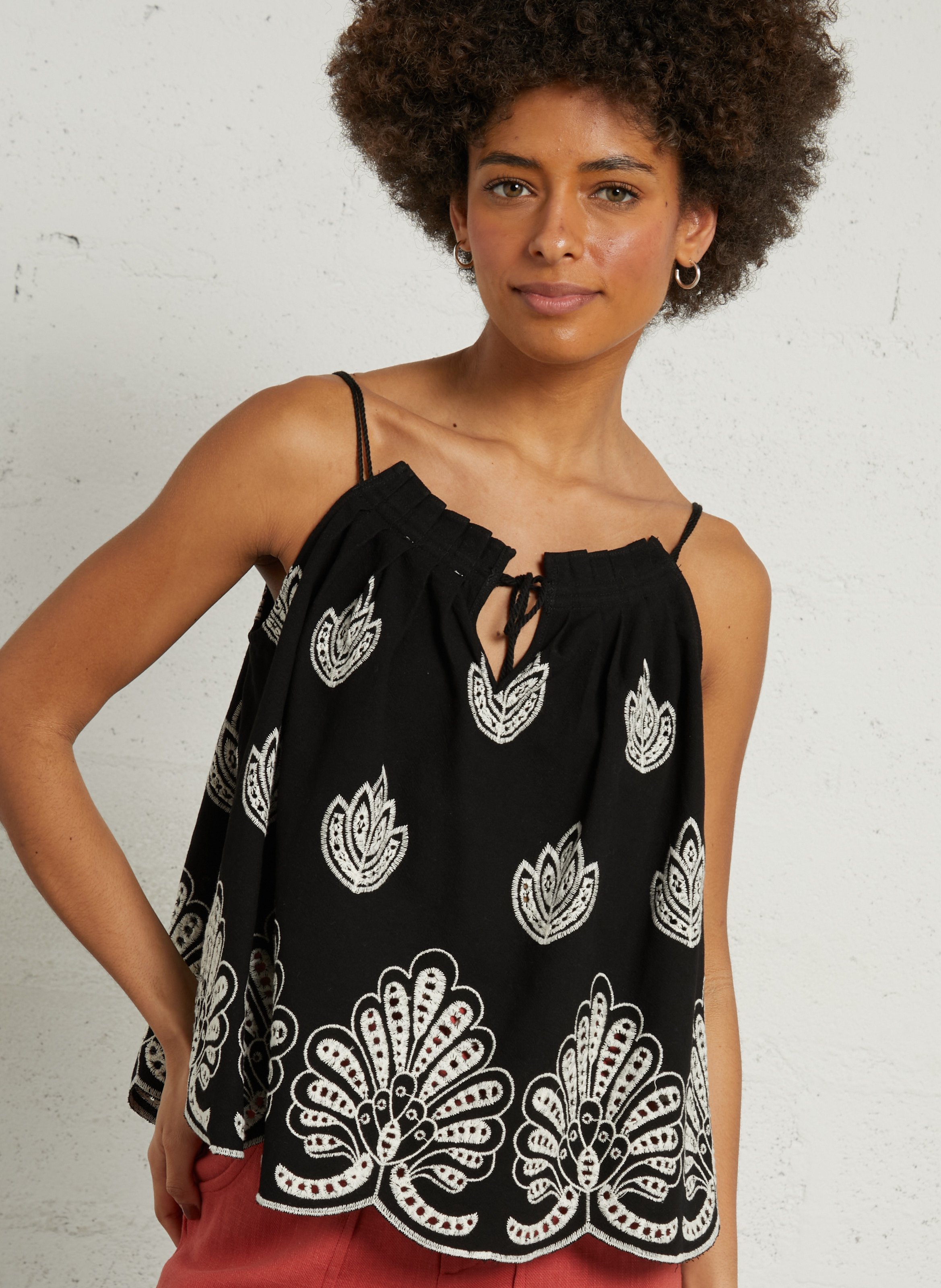 Top brodé en coton THE KORNER Noir