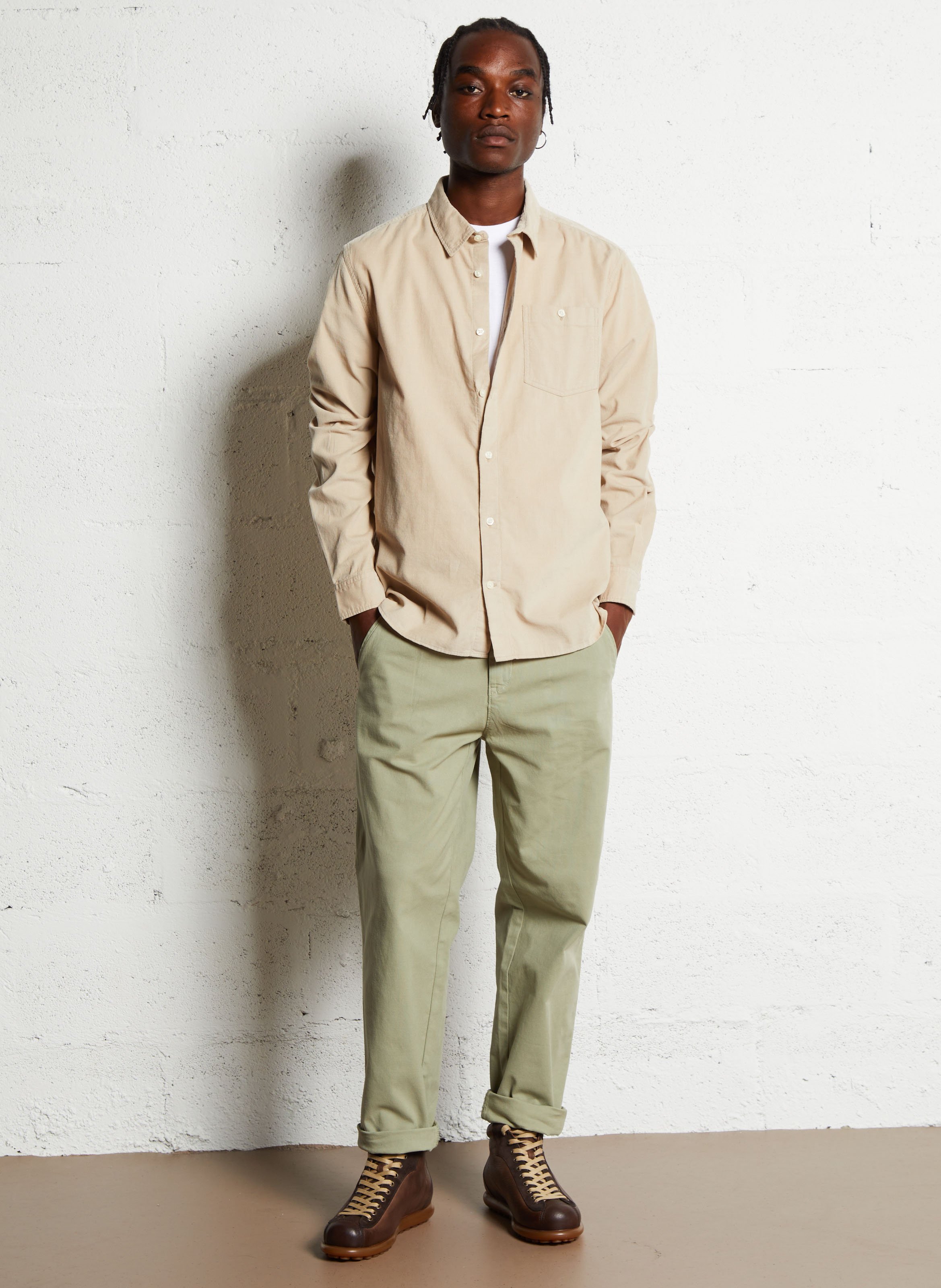 Chemise col classique aspect velours côtelé en coton bio KNOWLEDGE COTTON APPAREL Beige