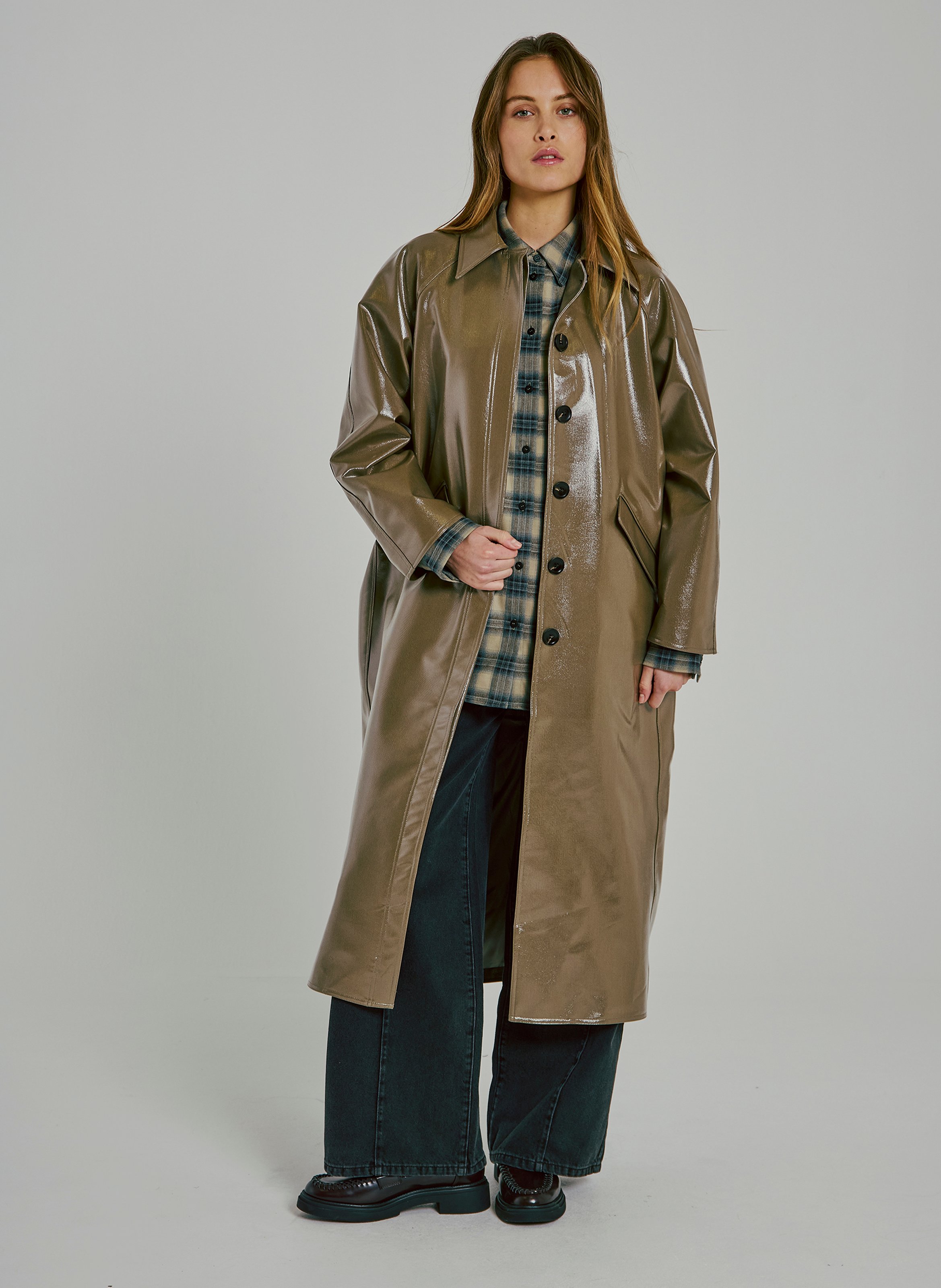 Lange jas met klassieke kraag NORR Groen