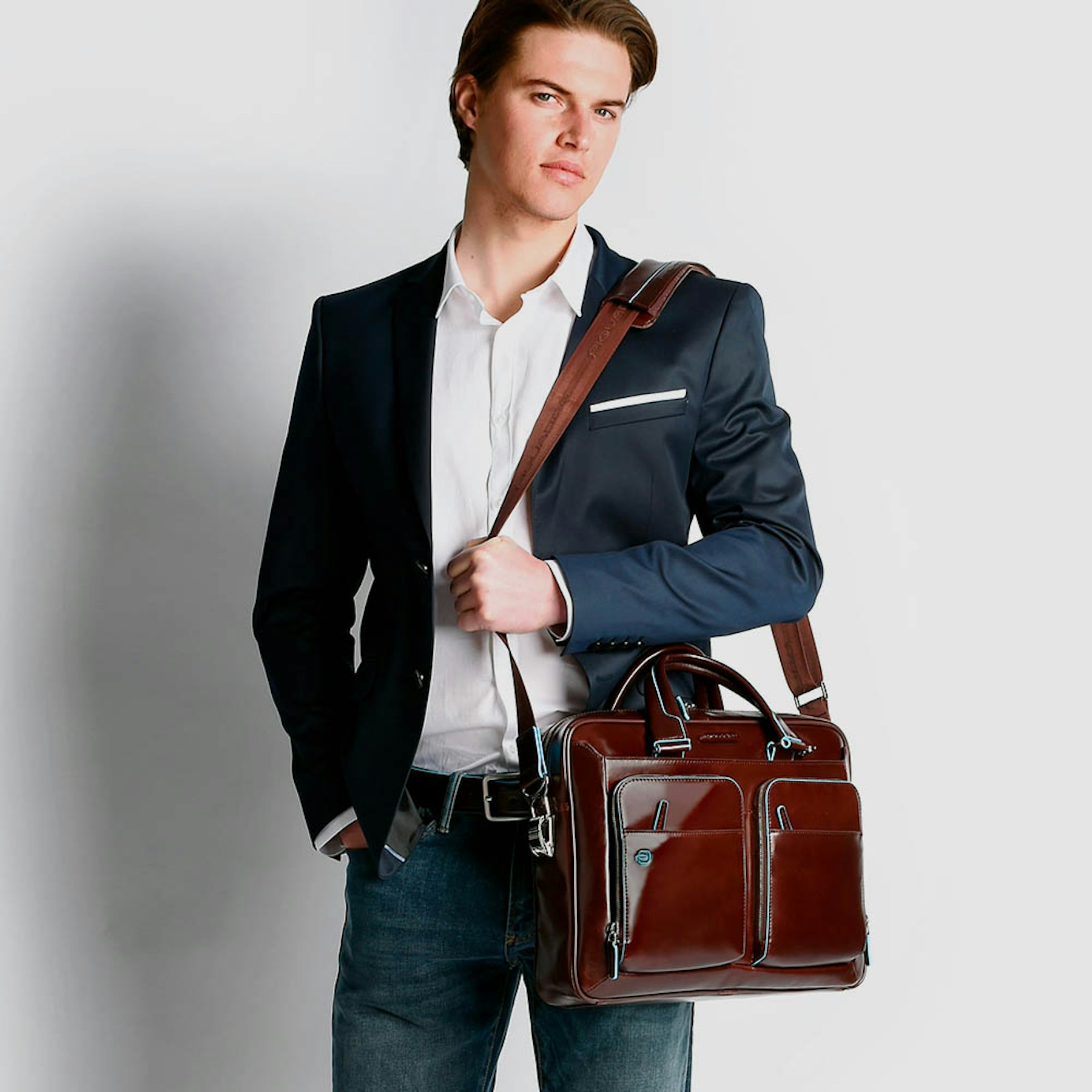 Leather laptop bag PIQUADRO Brown