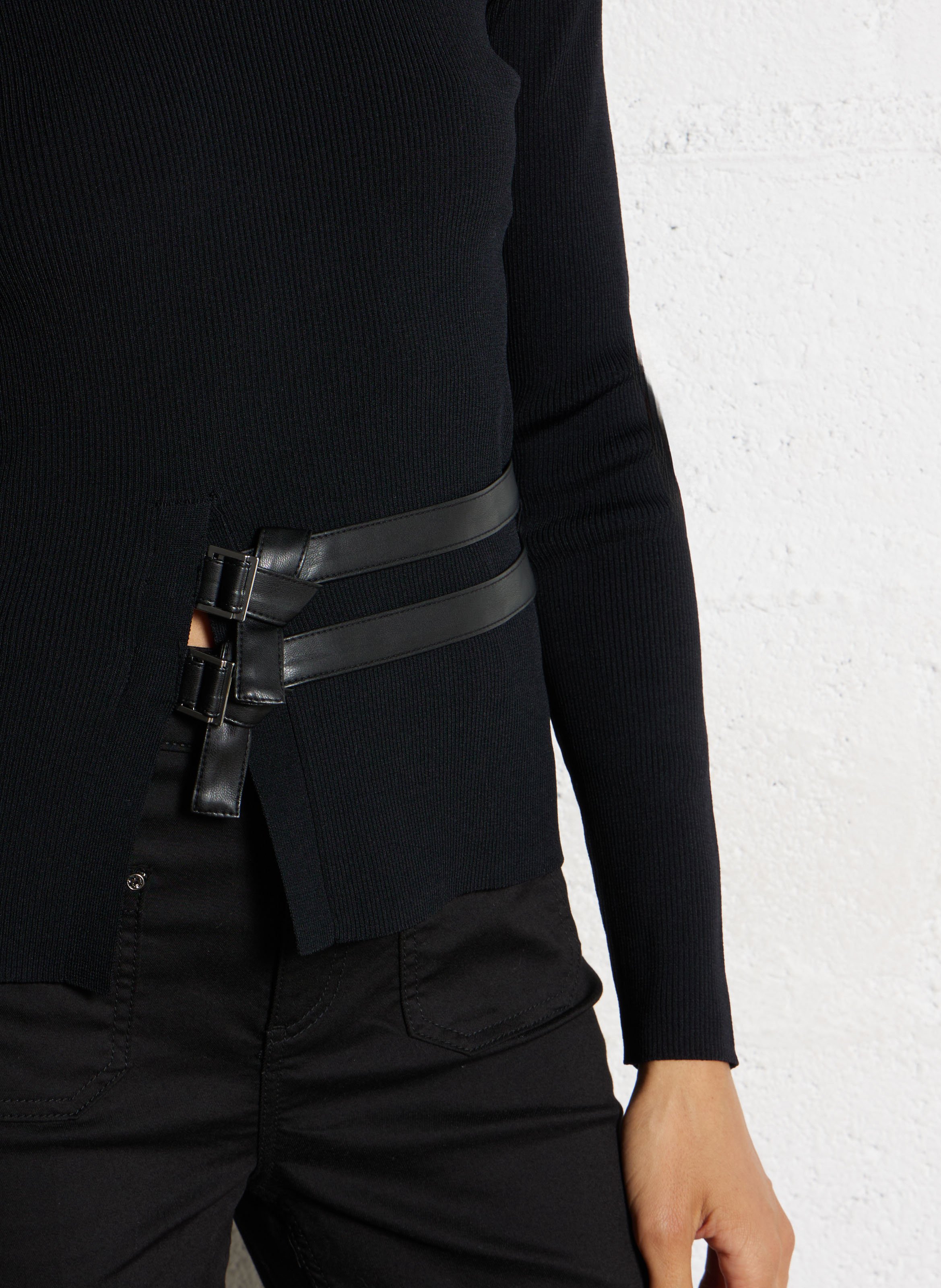 Eng anliegendes Oberteil mit verstellbaren Trägern. LIU JO Schwarz