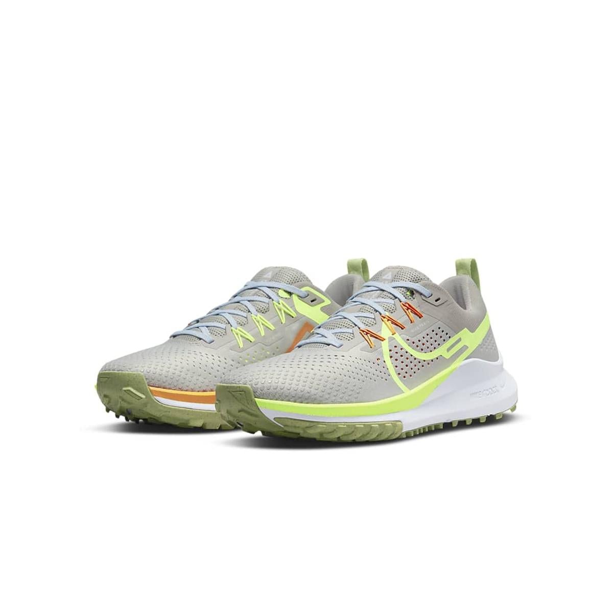 Baskets basses NIKE Gris