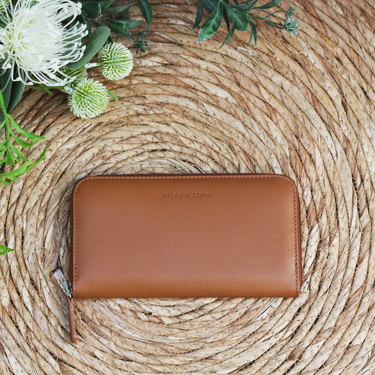 Leather multi-compartment wallet JULES & JENN Brown