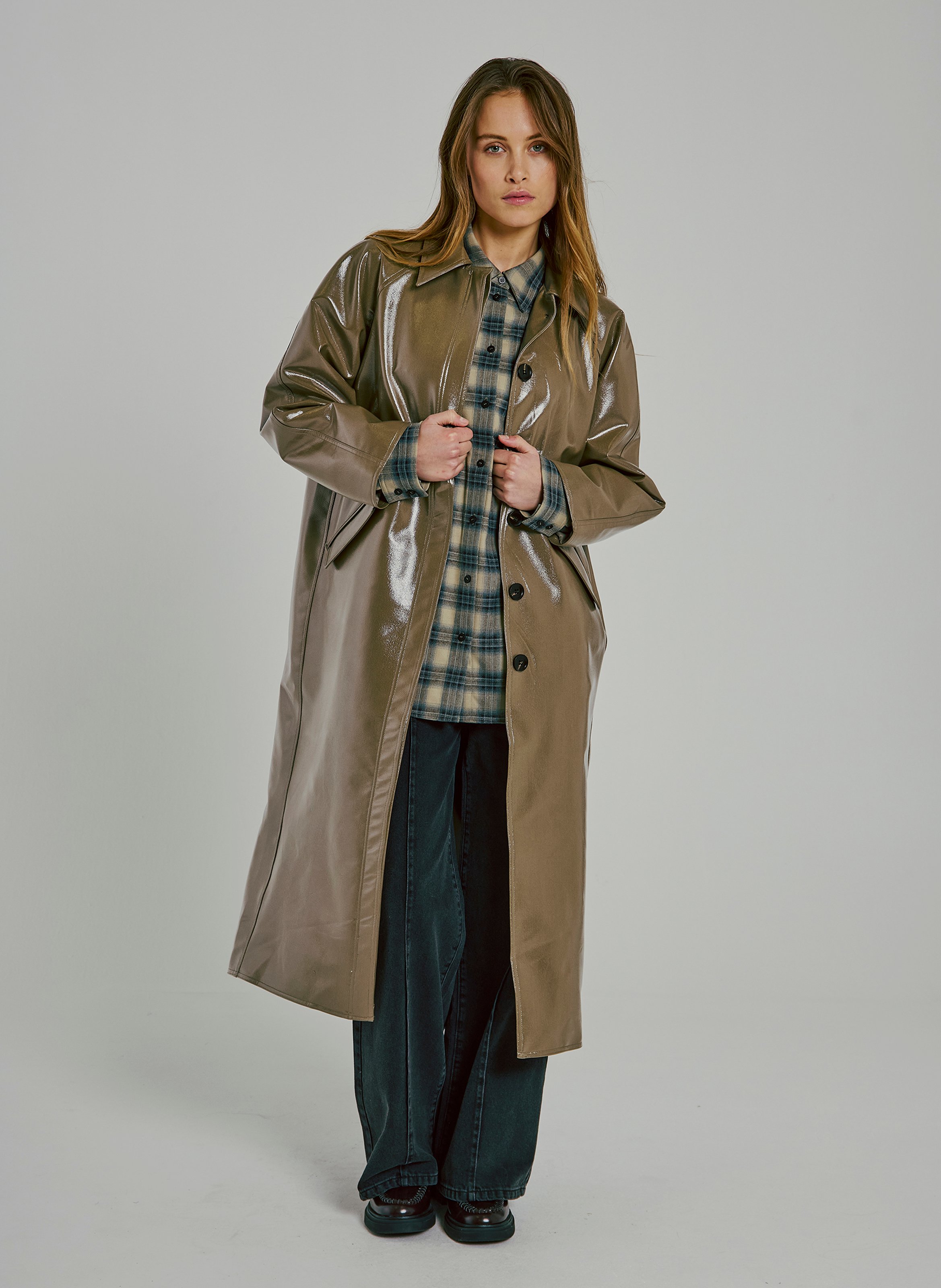 Lange jas met klassieke kraag NORR Groen