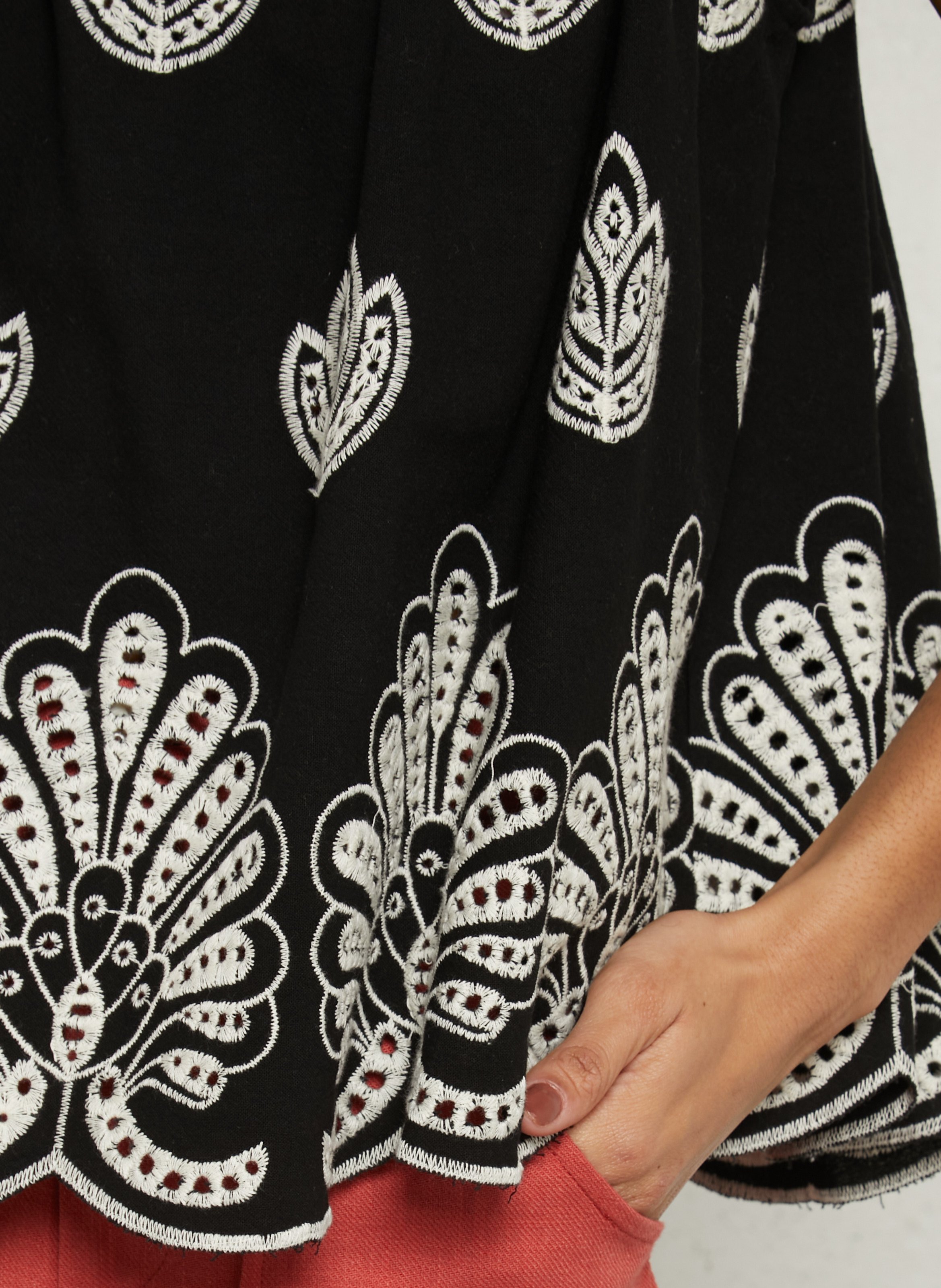 Top brodé en coton THE KORNER Noir