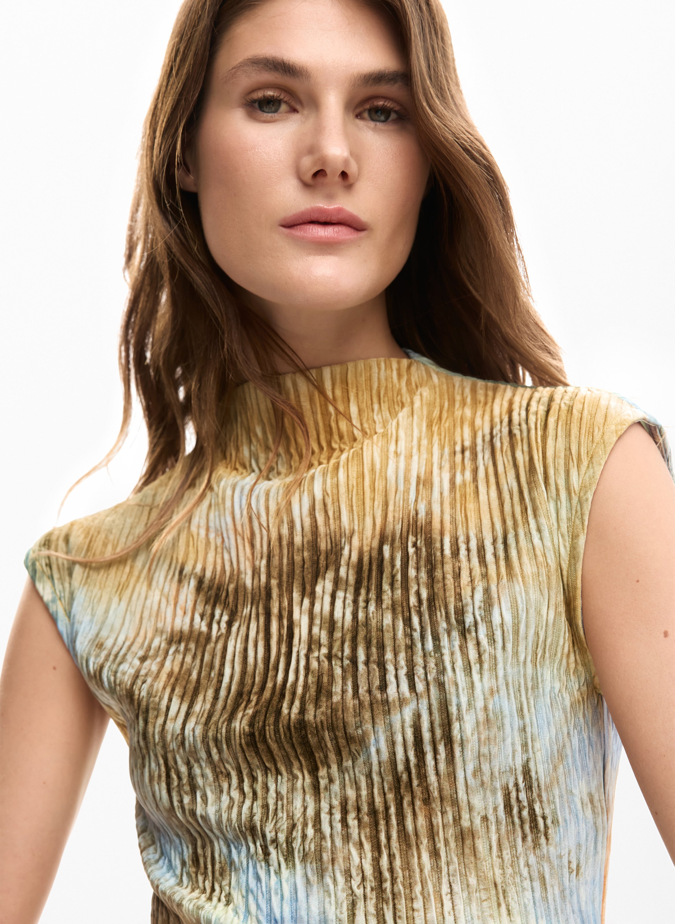 Robe courte imprimée col montant DESIGUAL Marron