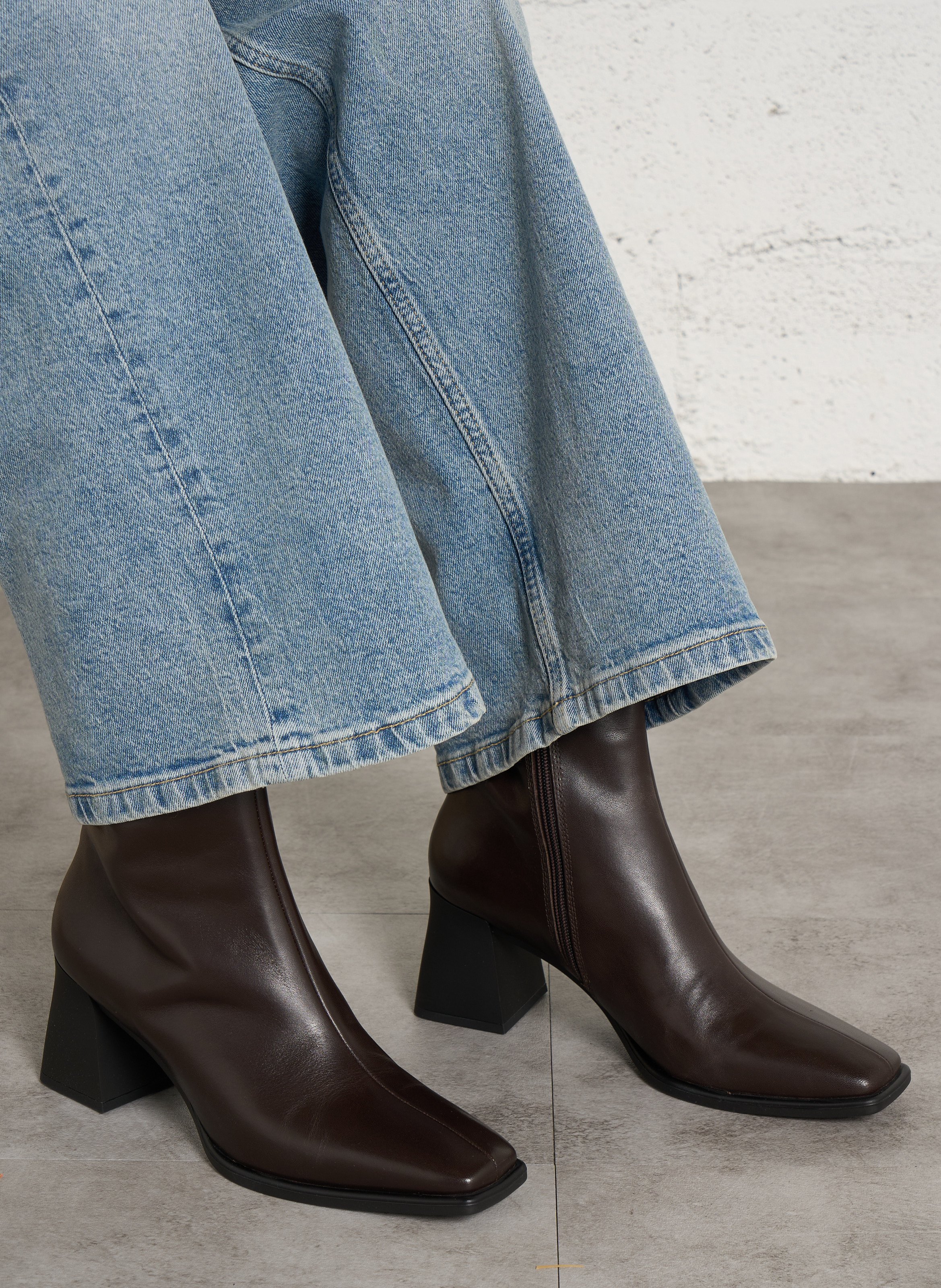 Patent leather ankle boots VAGABOND Brown