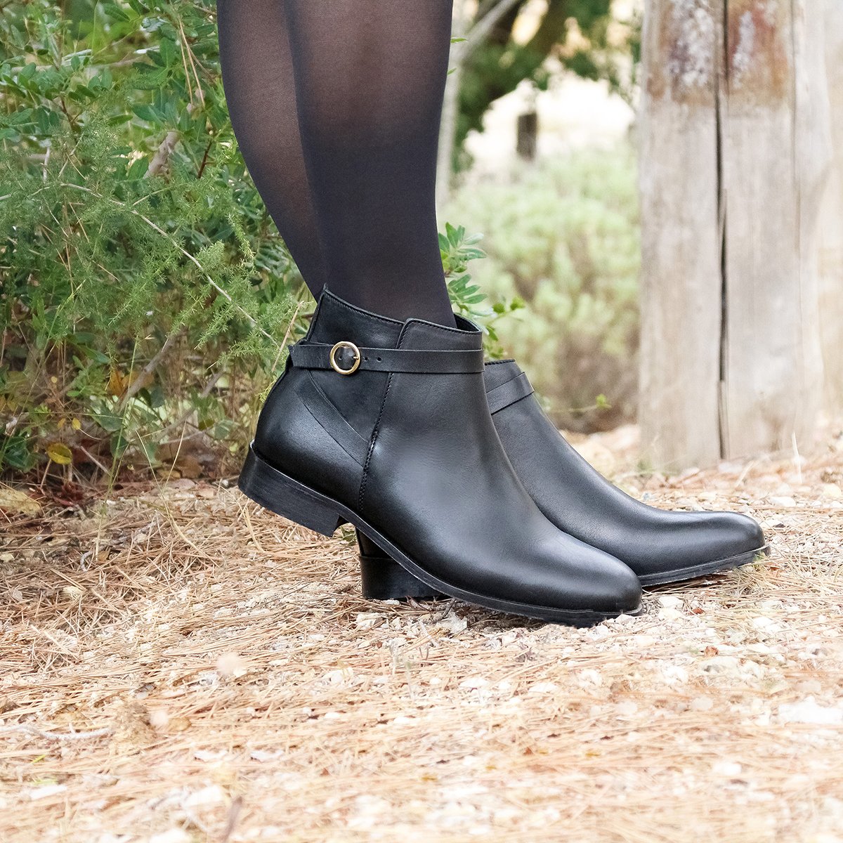Flat leather riding Mid-calf boots JULES & JENN Black