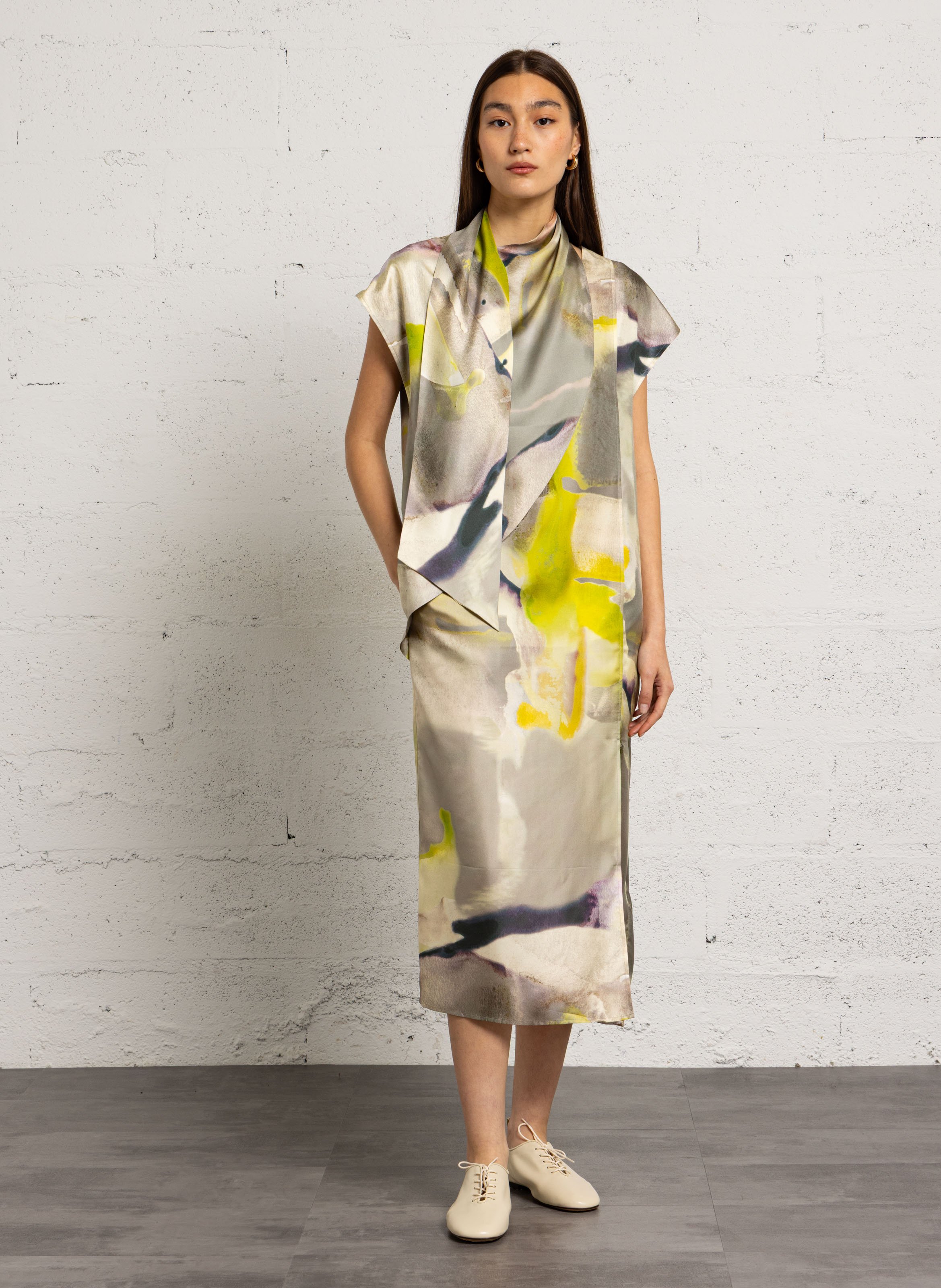 Midi-Kleid mit Seidenschal-Print SOEUR Gelb