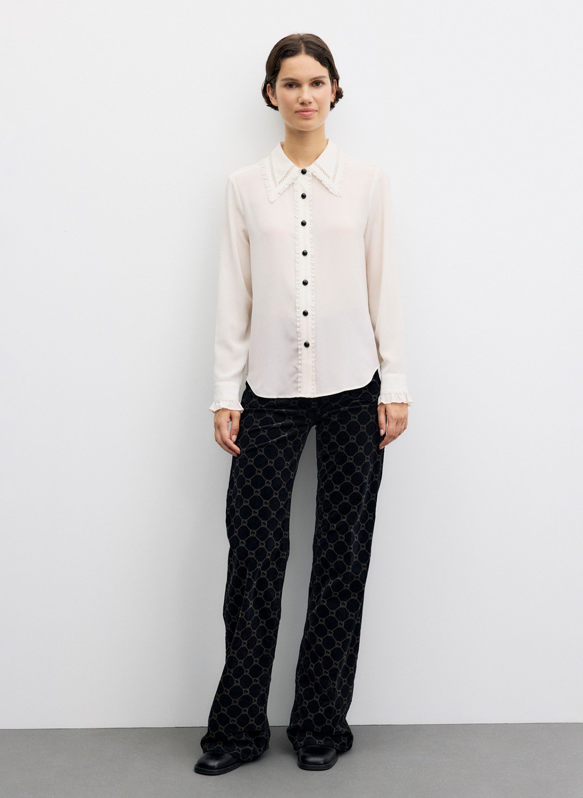 Chemise droite en soie à col dentelle GERARD DAREL Beige