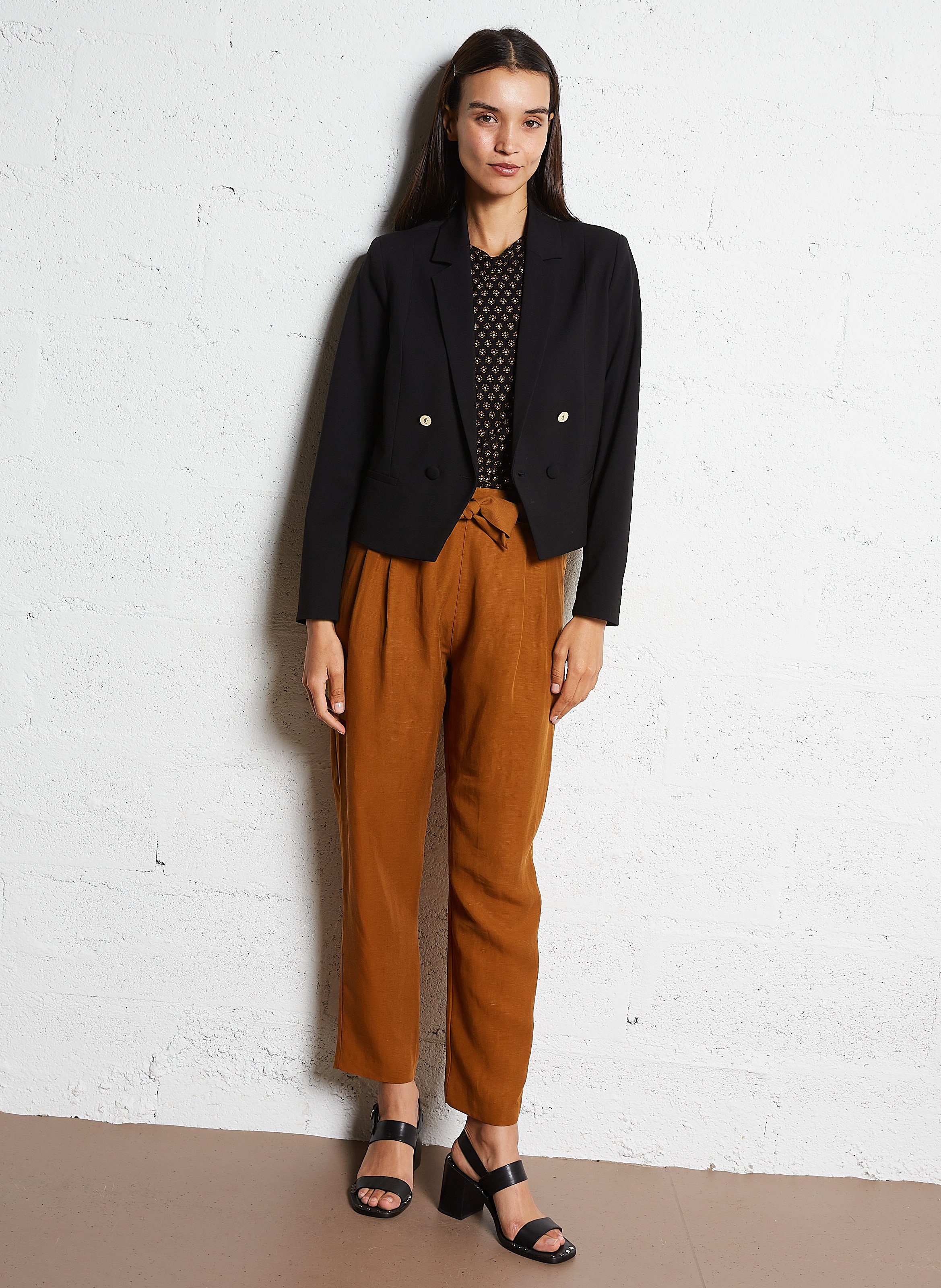 Cropped suit jacket I CODE Black