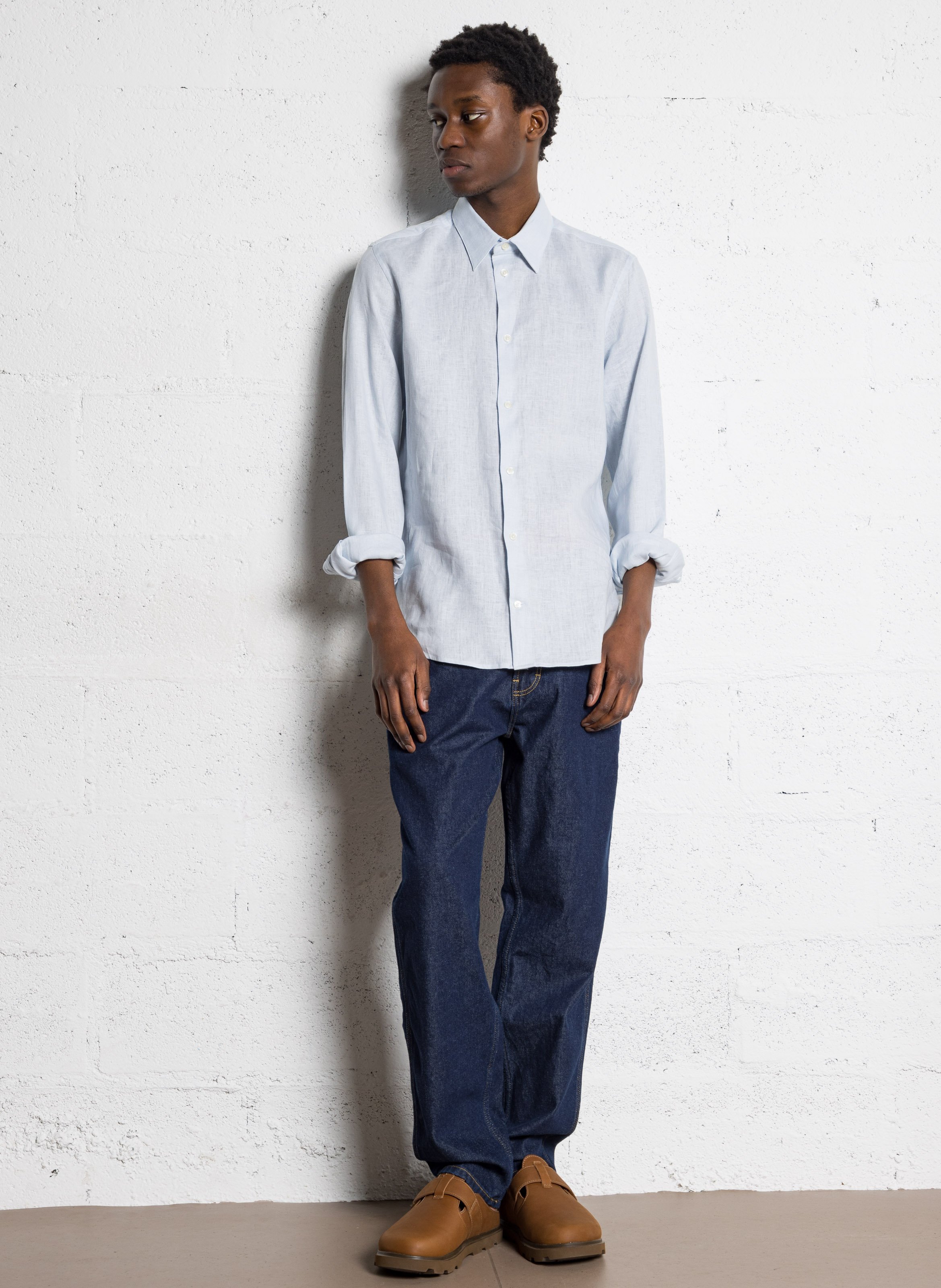 Gerade geschnittene Leinenbluse mit V-Dekolleté und Taschen AU PRINTEMPS PARIS Blau