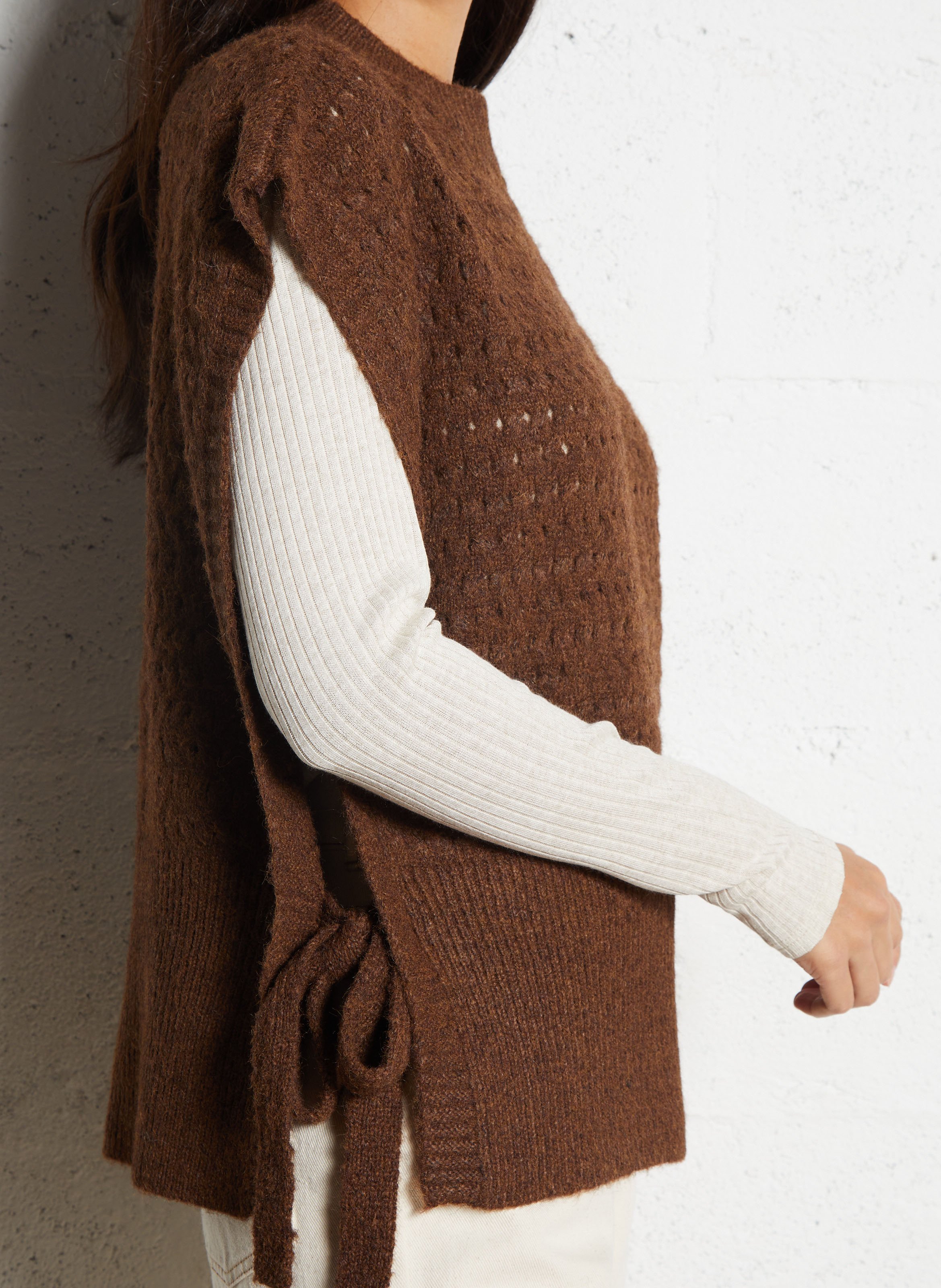 Weiter Pullover mit Rundhalsausschnitt THE KORNER Braun