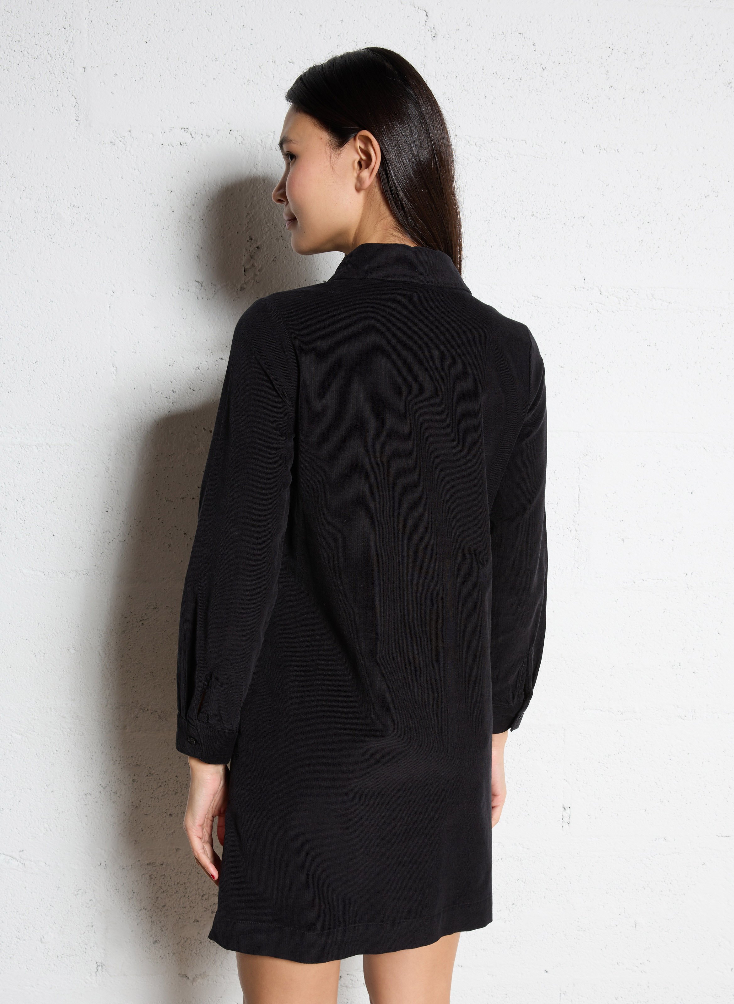 - Narrow tie straps- Racer back- Loose fit- Gathers- 100% cotton- Lined- Back length: 94 cm. NICE THINGS Black