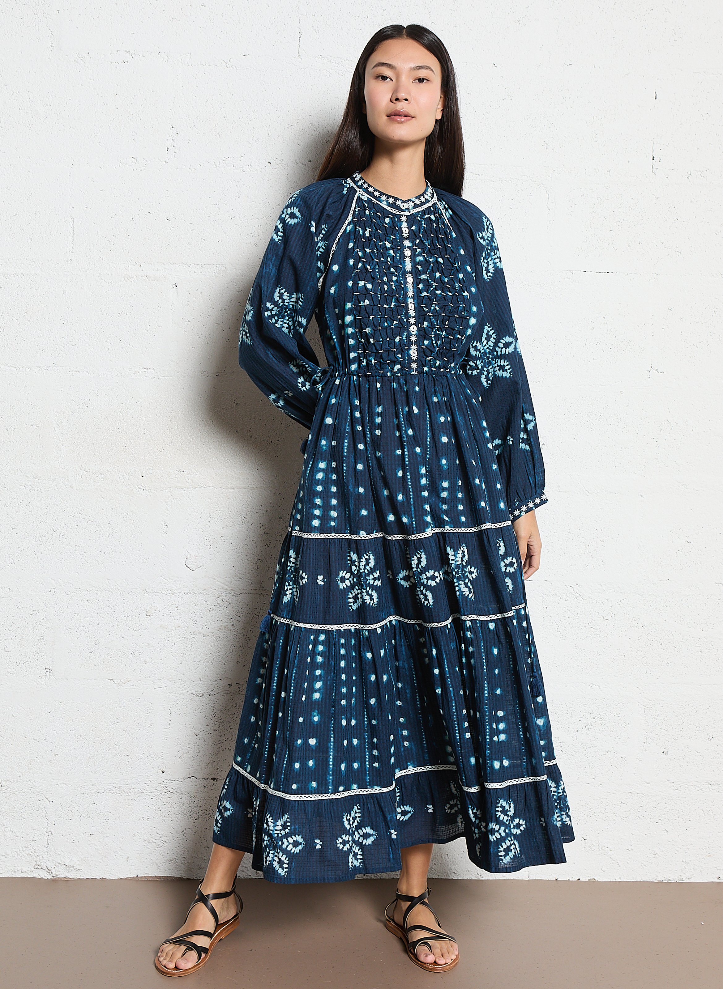 Langes, locker geschnittenes Maxikleid mit Rundhalsausschnitt und Muster MAISON HOTEL Blau