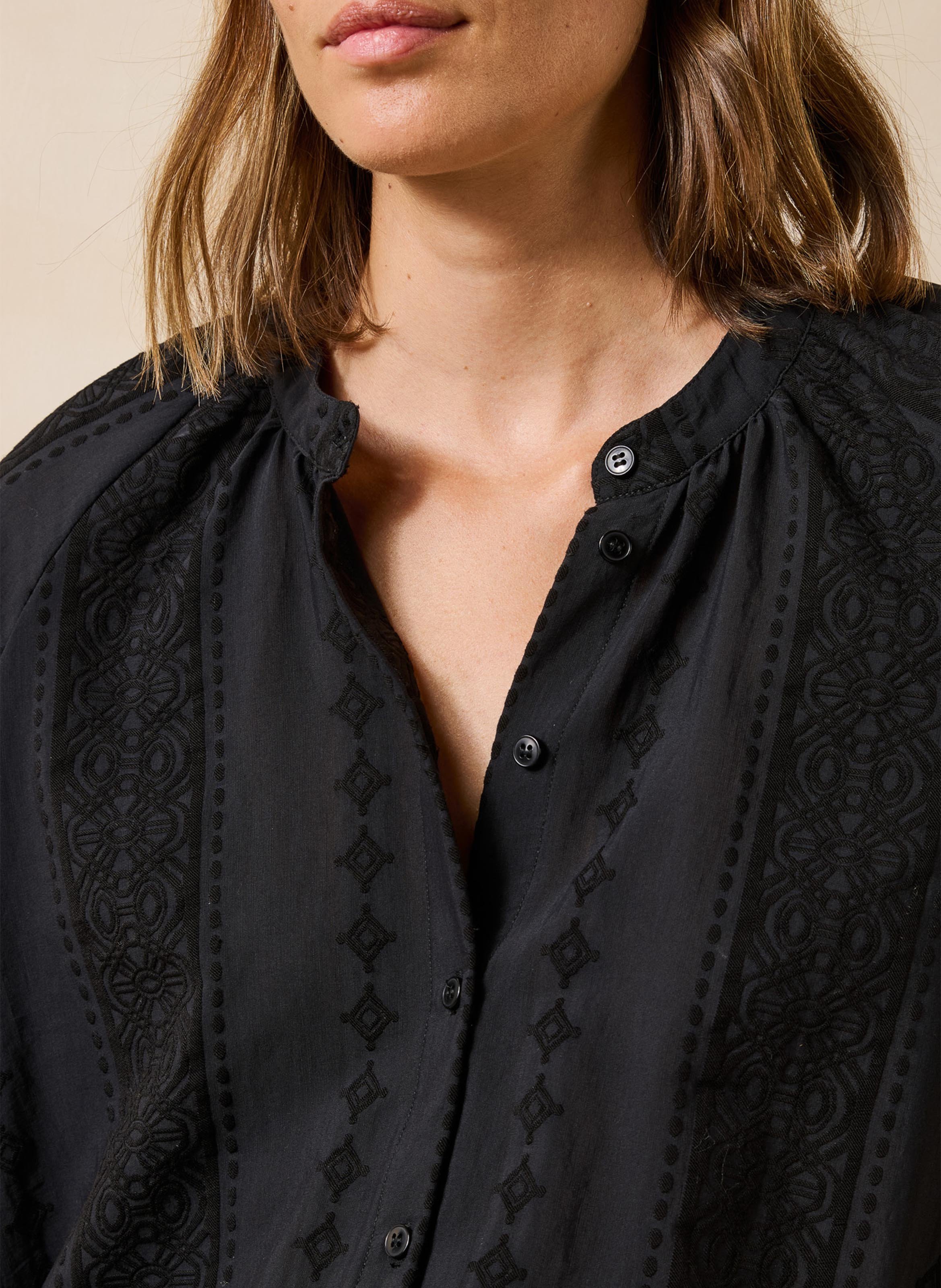 Weites Hemd mit Mao-Kragen und Muster LA FEE MARABOUTEE Schwarz