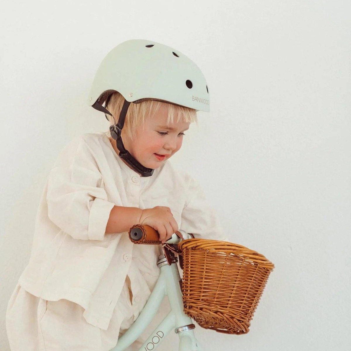 Pale mint helmet abs children's helmet 3-7 years protection Banwood Green