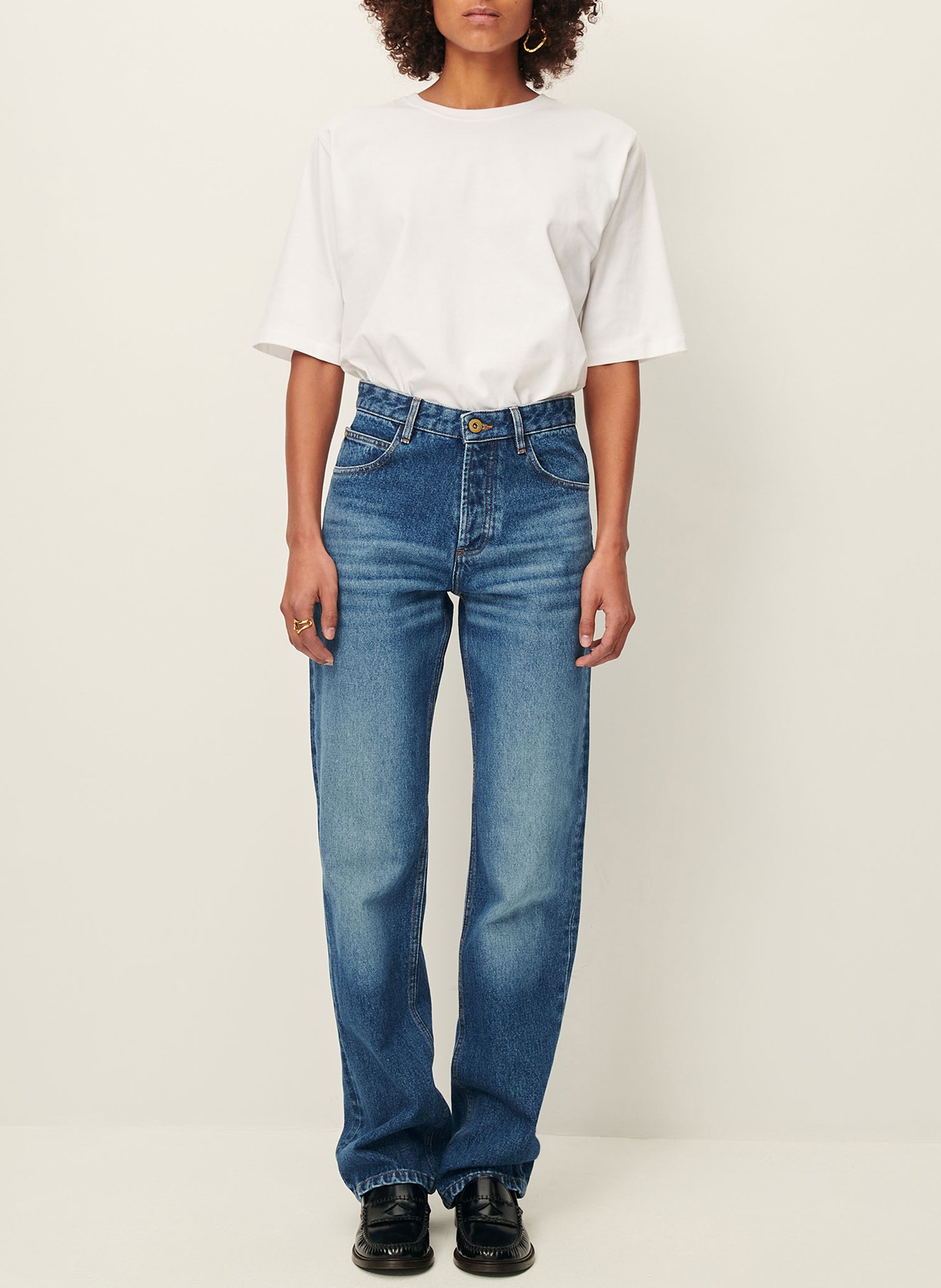 - Straight-leg jeans
- 5 pockets
- Straight cut
- Faded effect SESSUN Blue