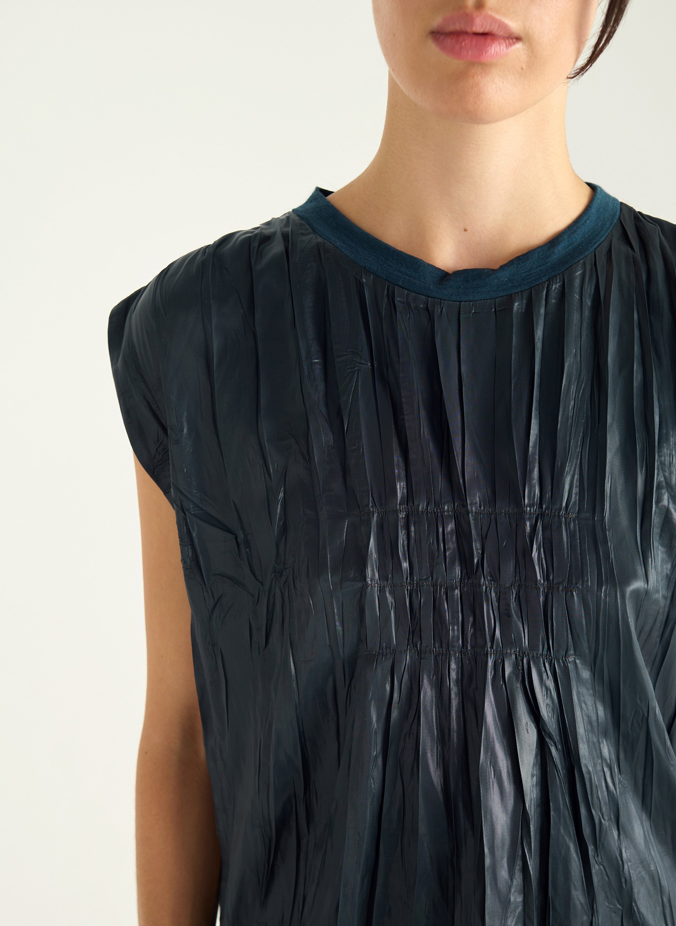 Glanzend T-shirt met ronde hals COTELAC Groen