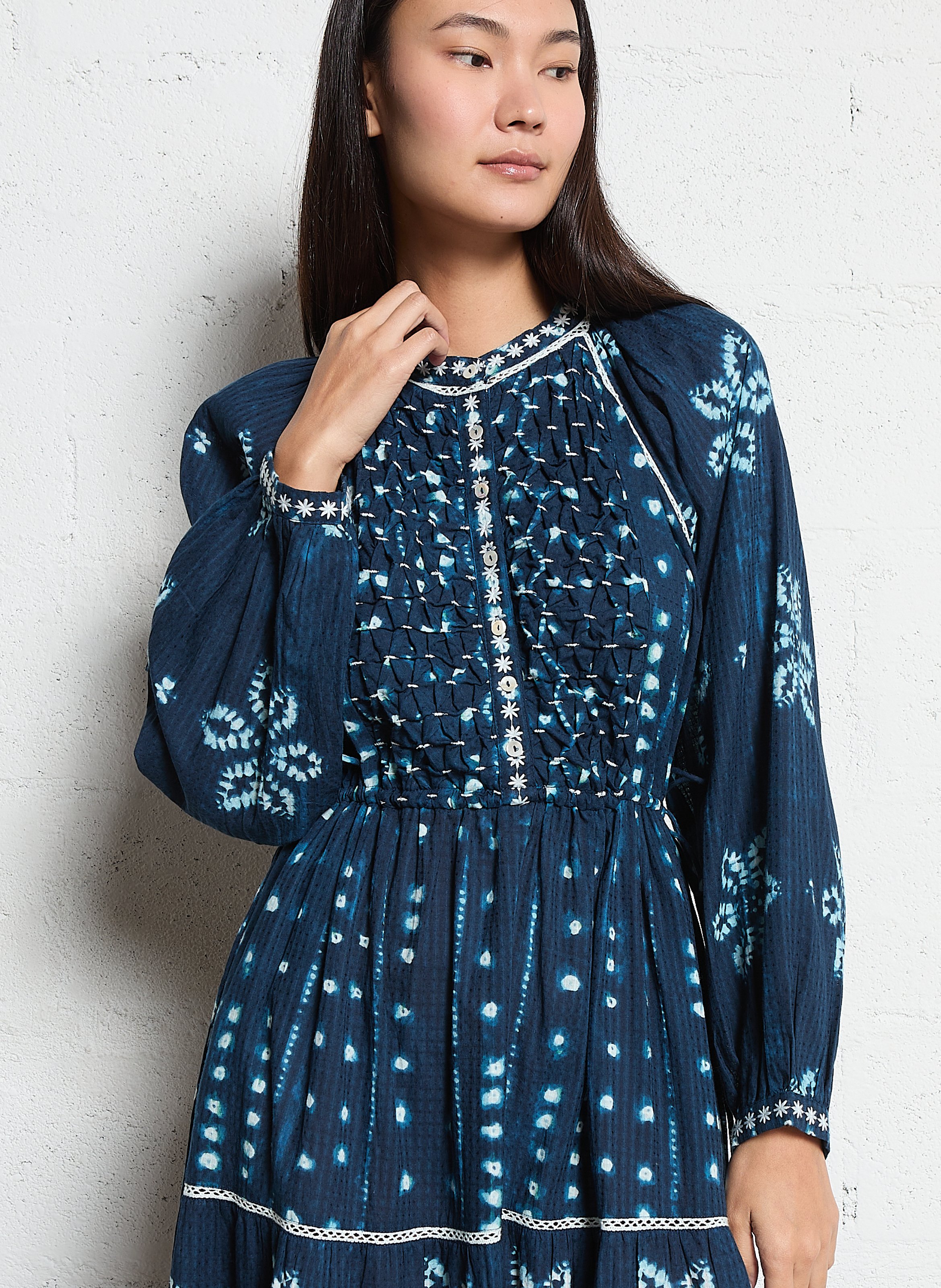 Langes, locker geschnittenes Maxikleid mit Rundhalsausschnitt und Muster MAISON HOTEL Blau