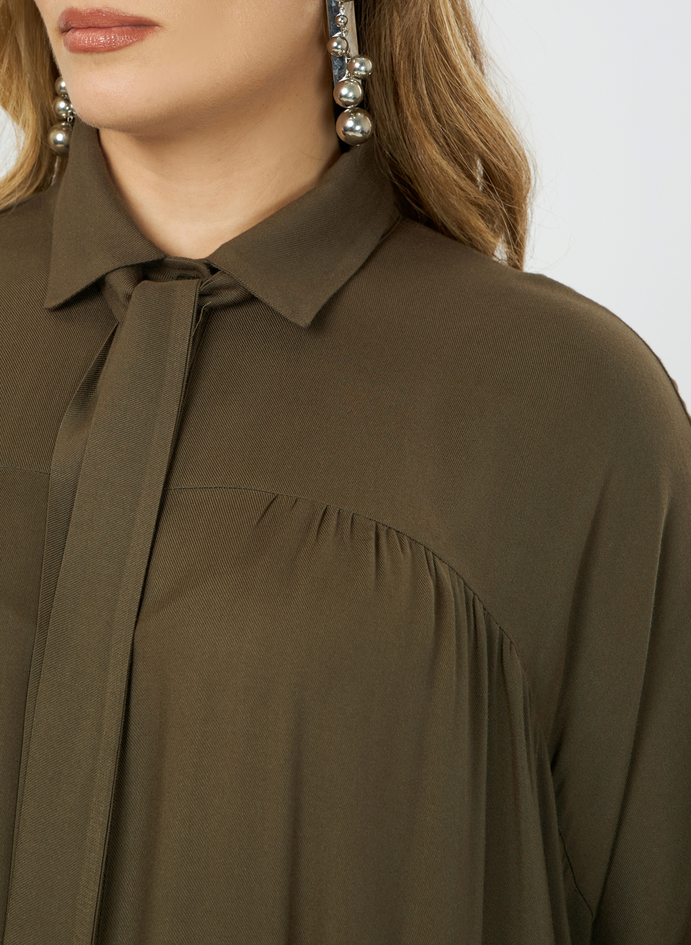 Kurzes Hemdkleid mit Gürtel MAT FASHION Khaki