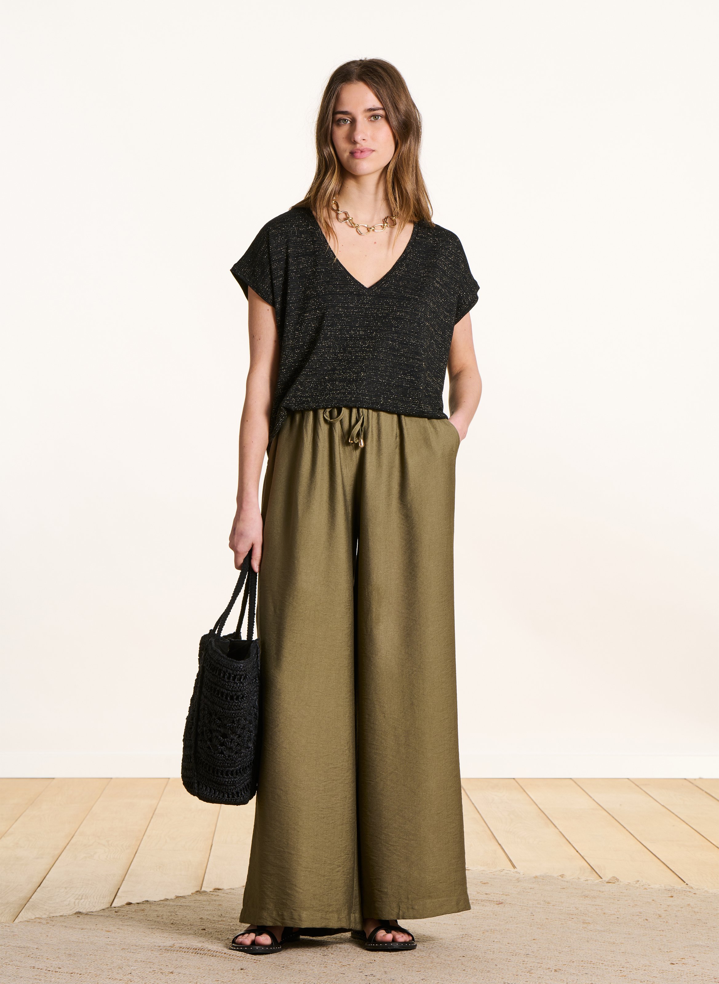 Tee-shirt col V manches courtes pailleté LA FEE MARABOUTEE Noir