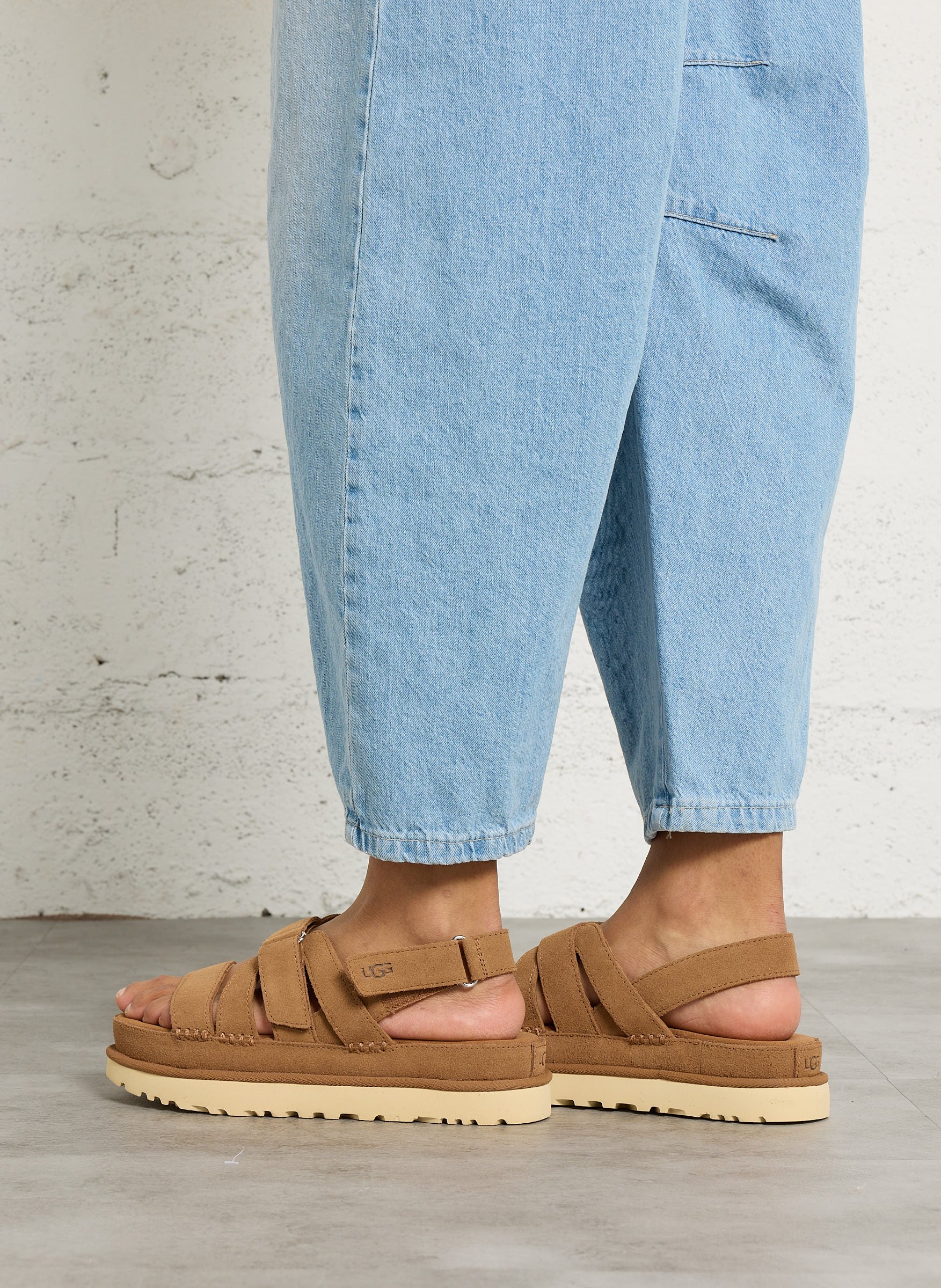 Aouda flat leather sandals UGG Brown