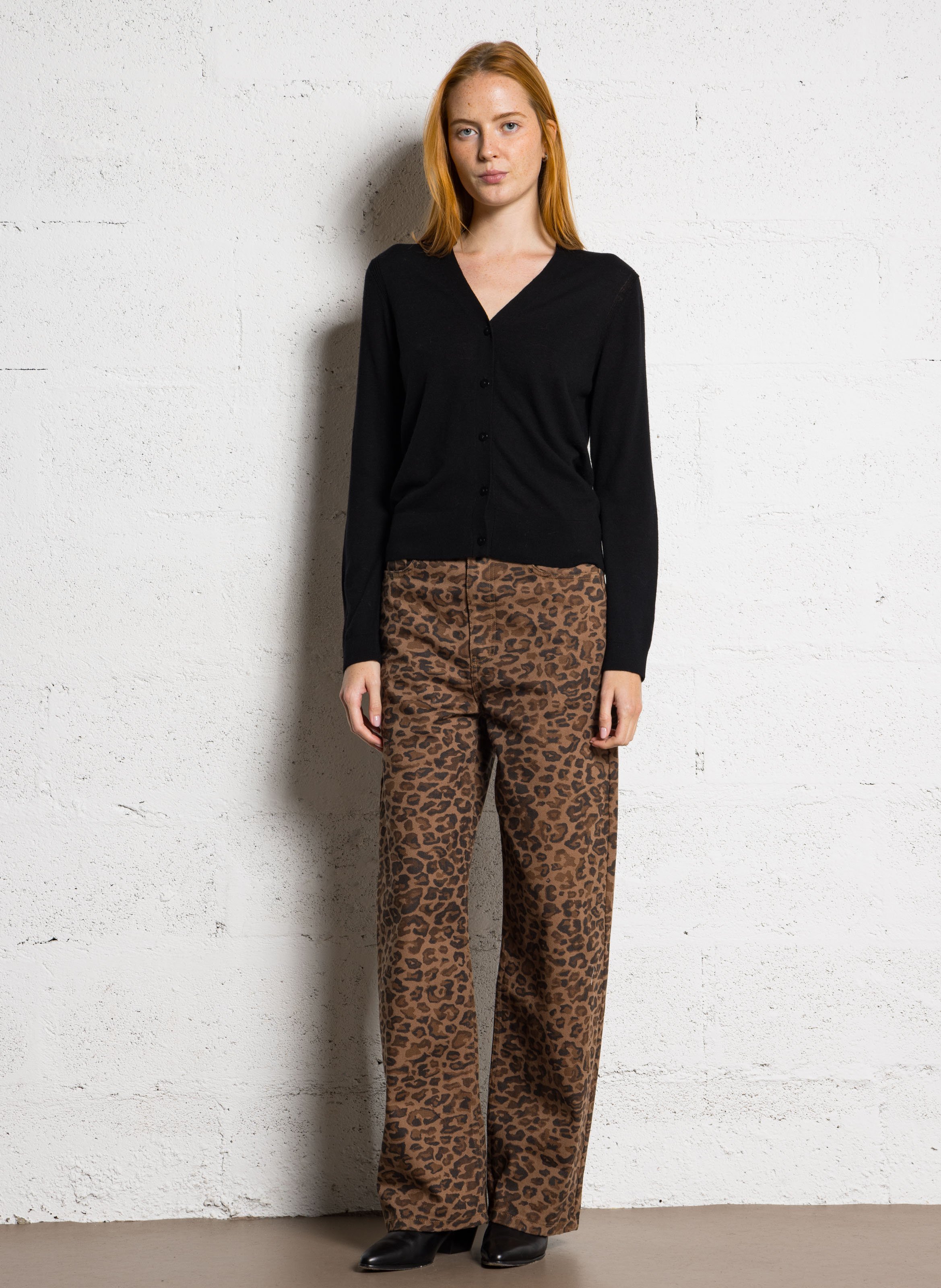 Gilet droit col V en laine mérinos mélangée NICE THINGS Noir