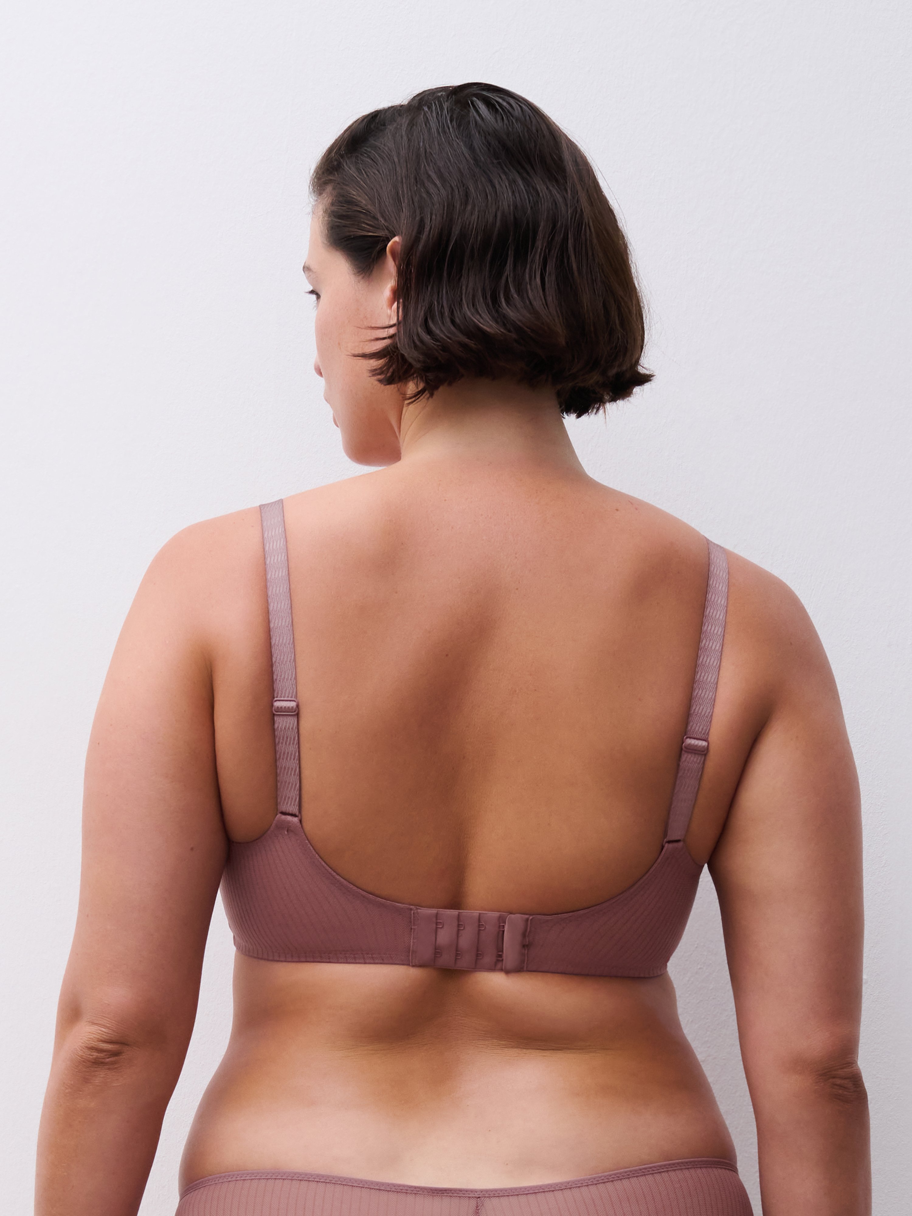 Non-wired padded bra with embroidery support Brown