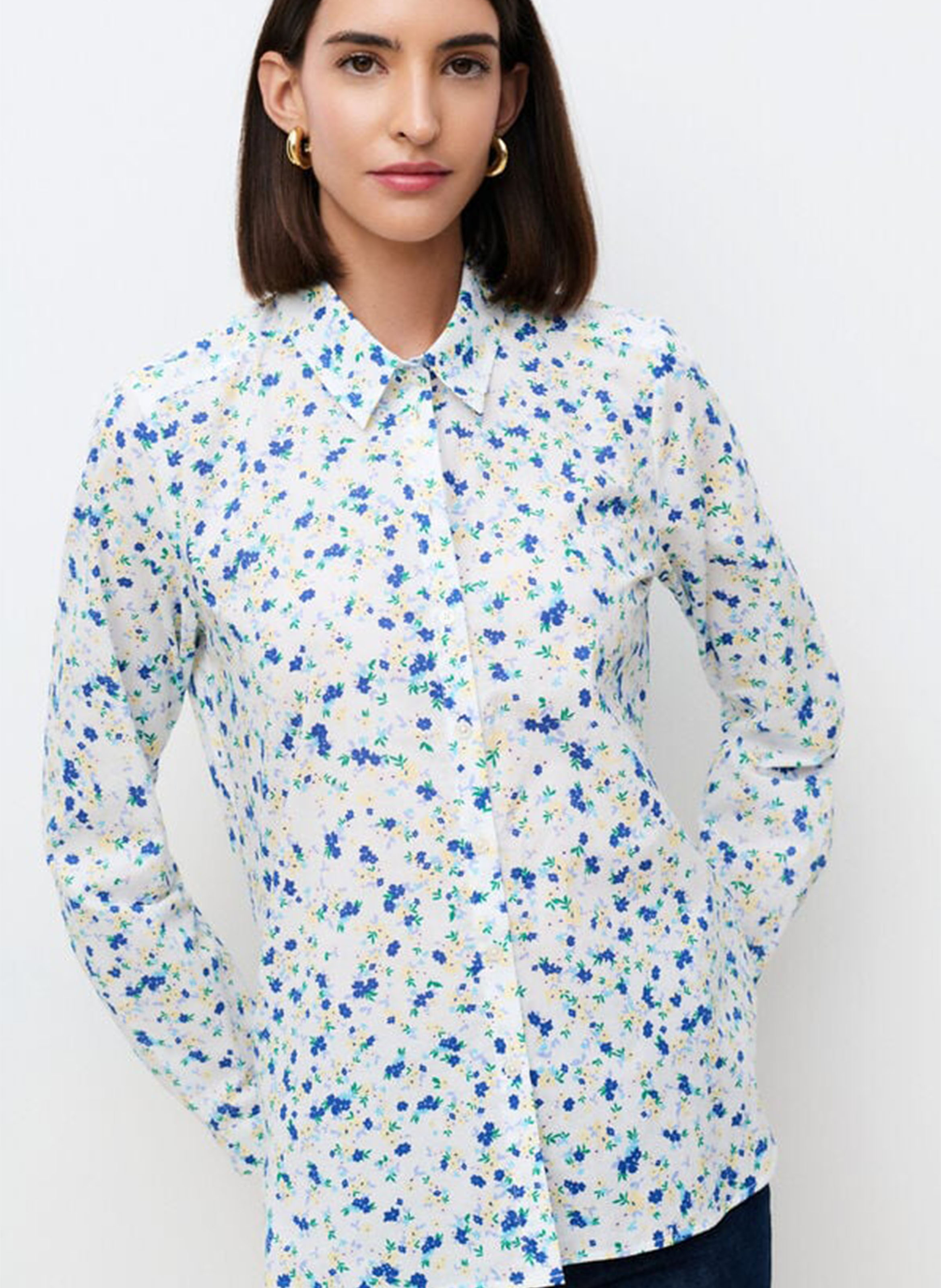 Rechte blouse van biokatoen met klassieke kraag en print CAROLL