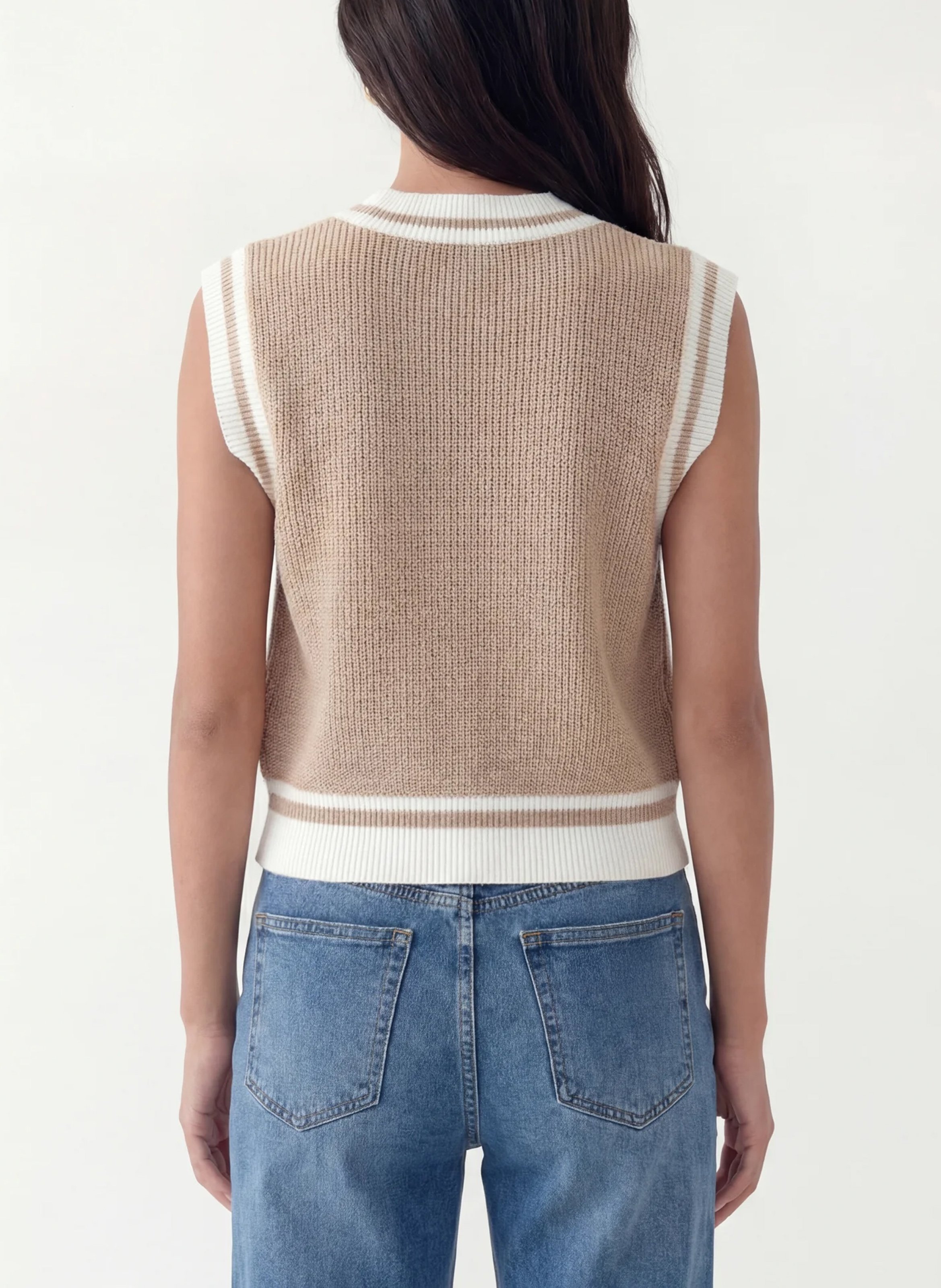 Weiter V-Ausschnitt-Pullover in einfarbigem Strick KOOKAI Beige