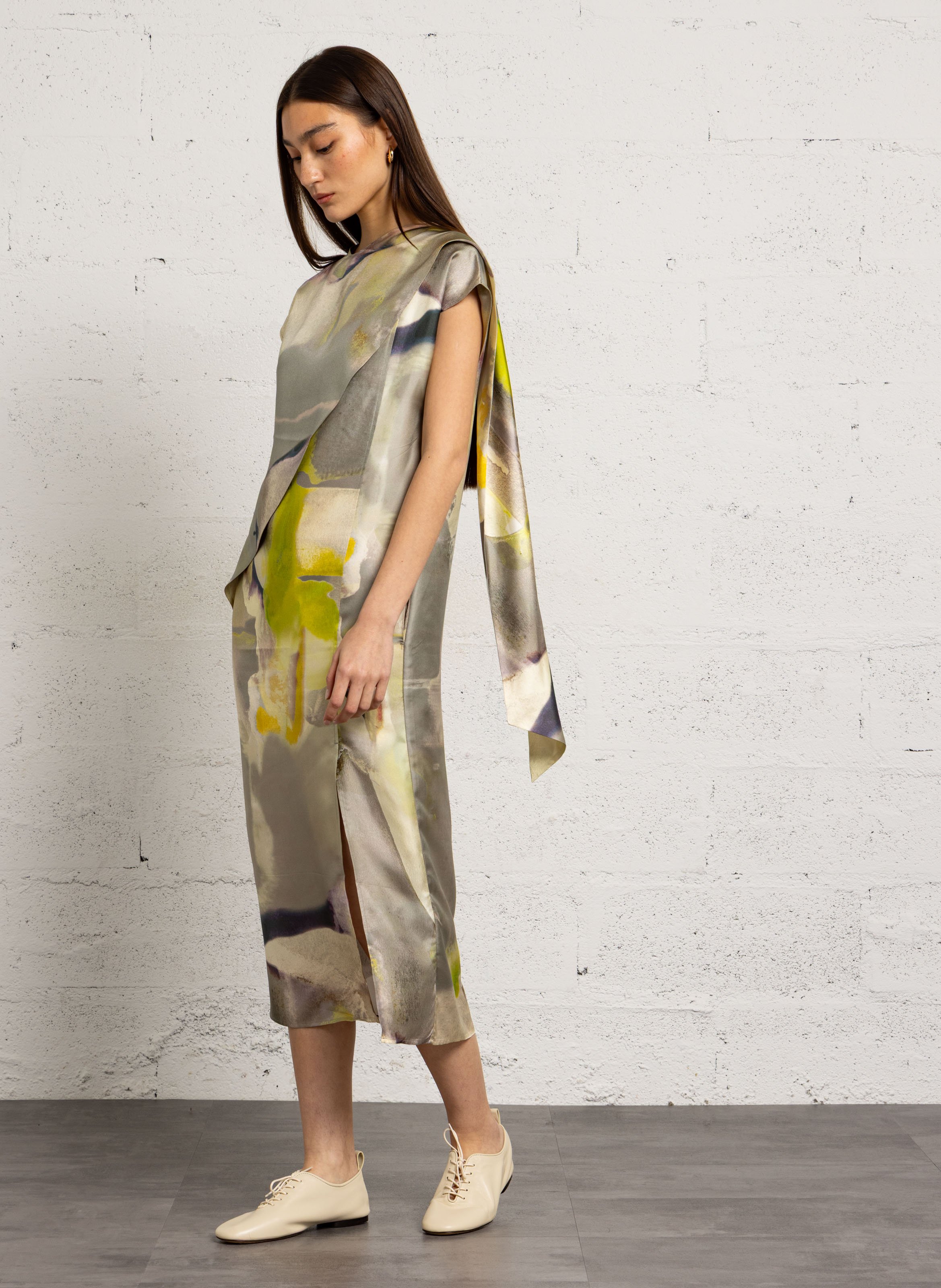 Midi-Kleid mit Seidenschal-Print SOEUR Gelb
