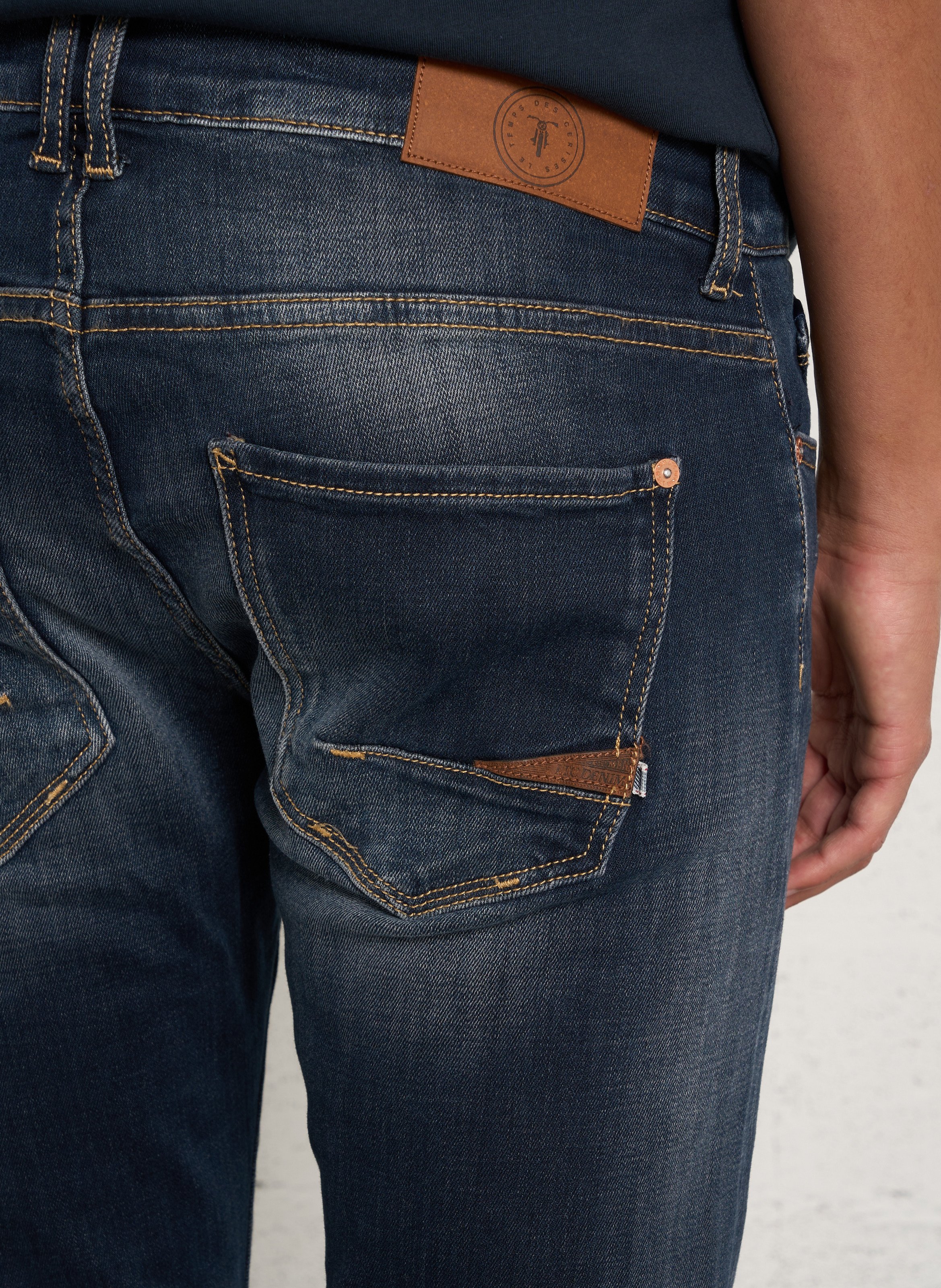 Gerade Jeans aus Raw-Denim LE TEMPS DES CERISES Blau