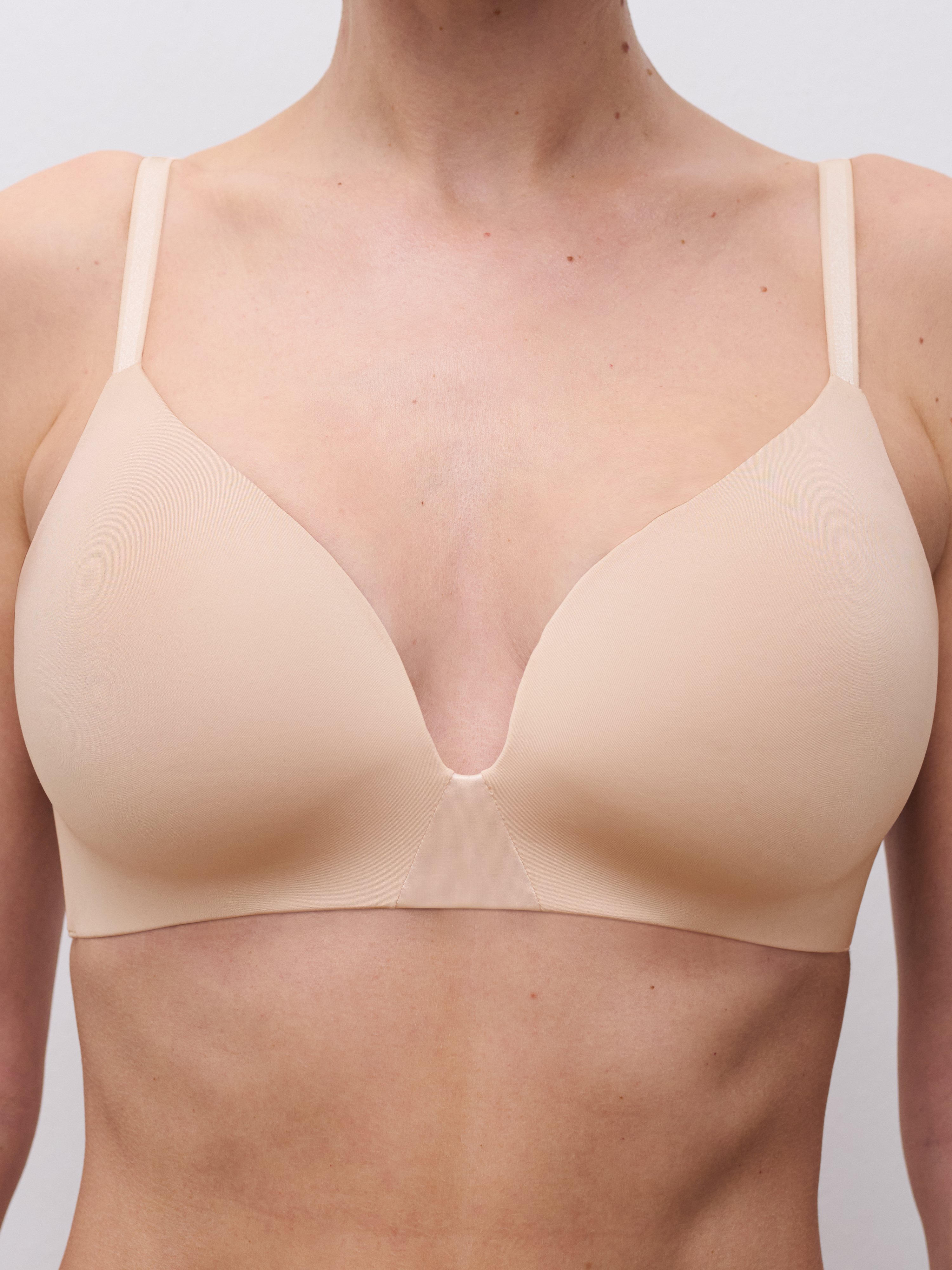 Wireless triangle bra with molded cups CHANTELLE Beige