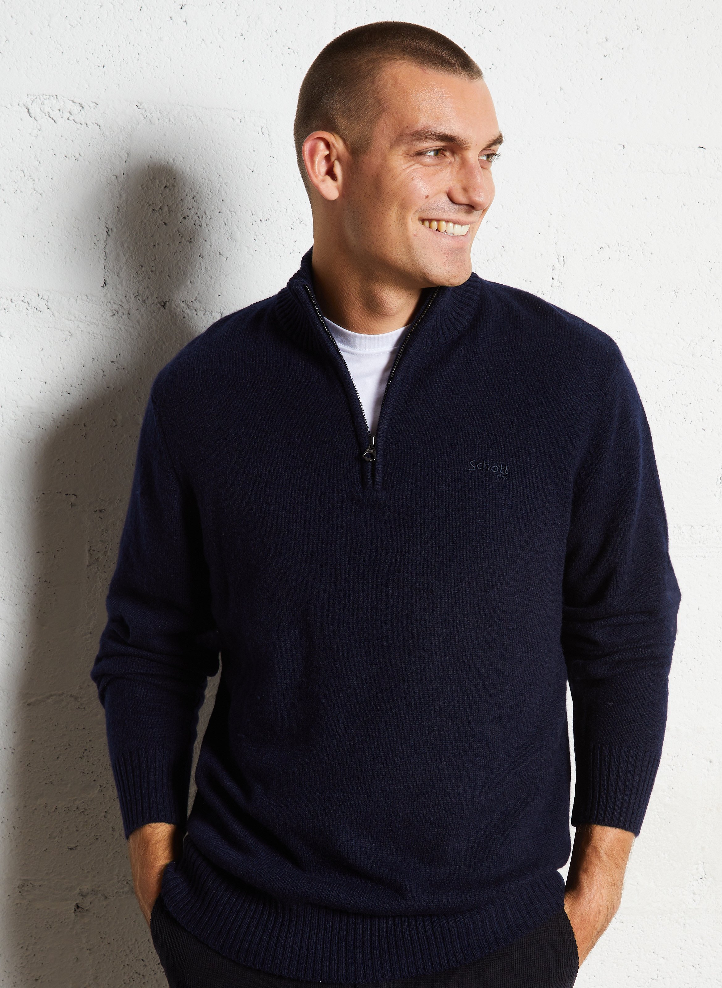 Pull droit col montant brodé en laine mélangée SCHOTT Bleu