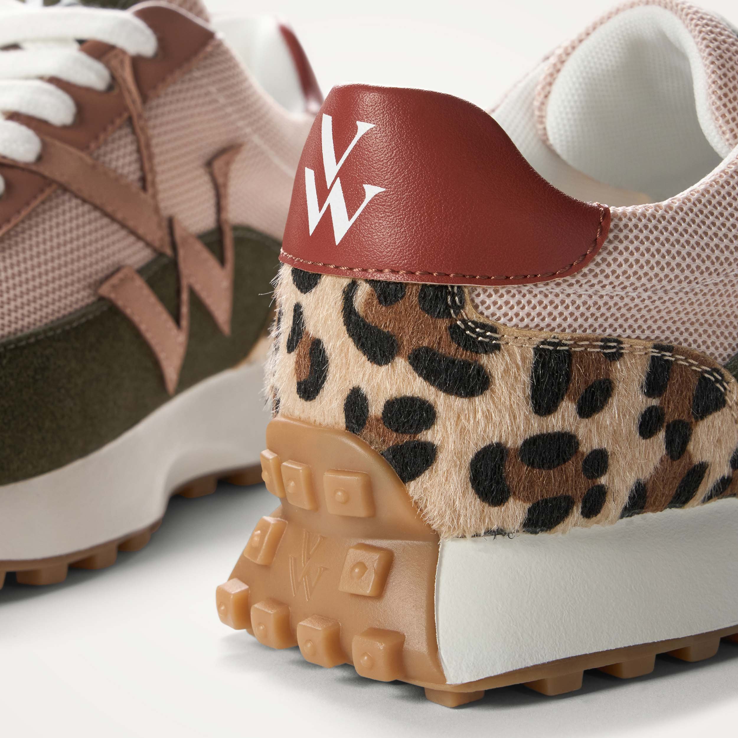 Contrasting leather-effect low-top sneakers VANESSA WU Pink