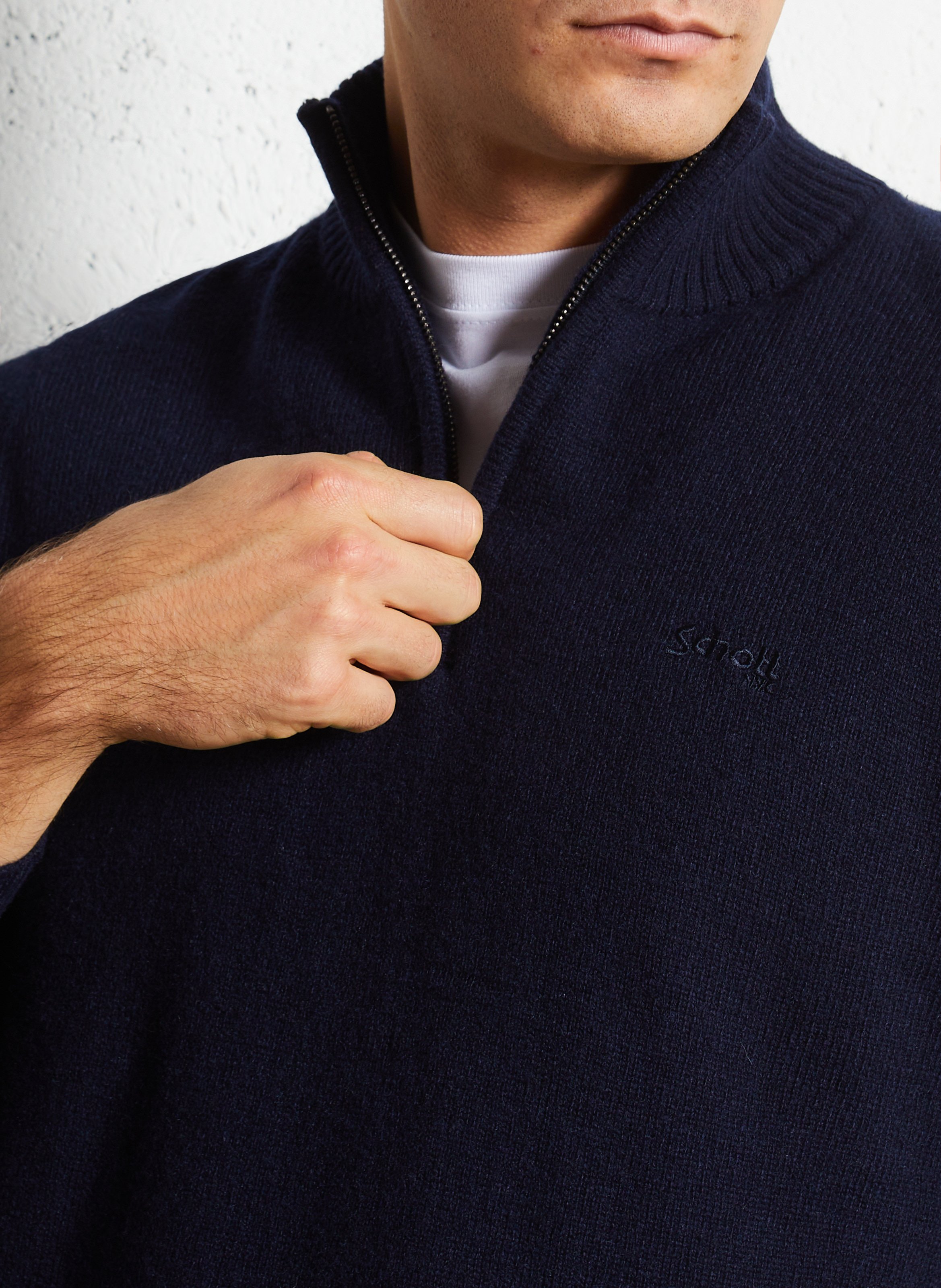 Pull droit col montant brodé en laine mélangée SCHOTT Bleu