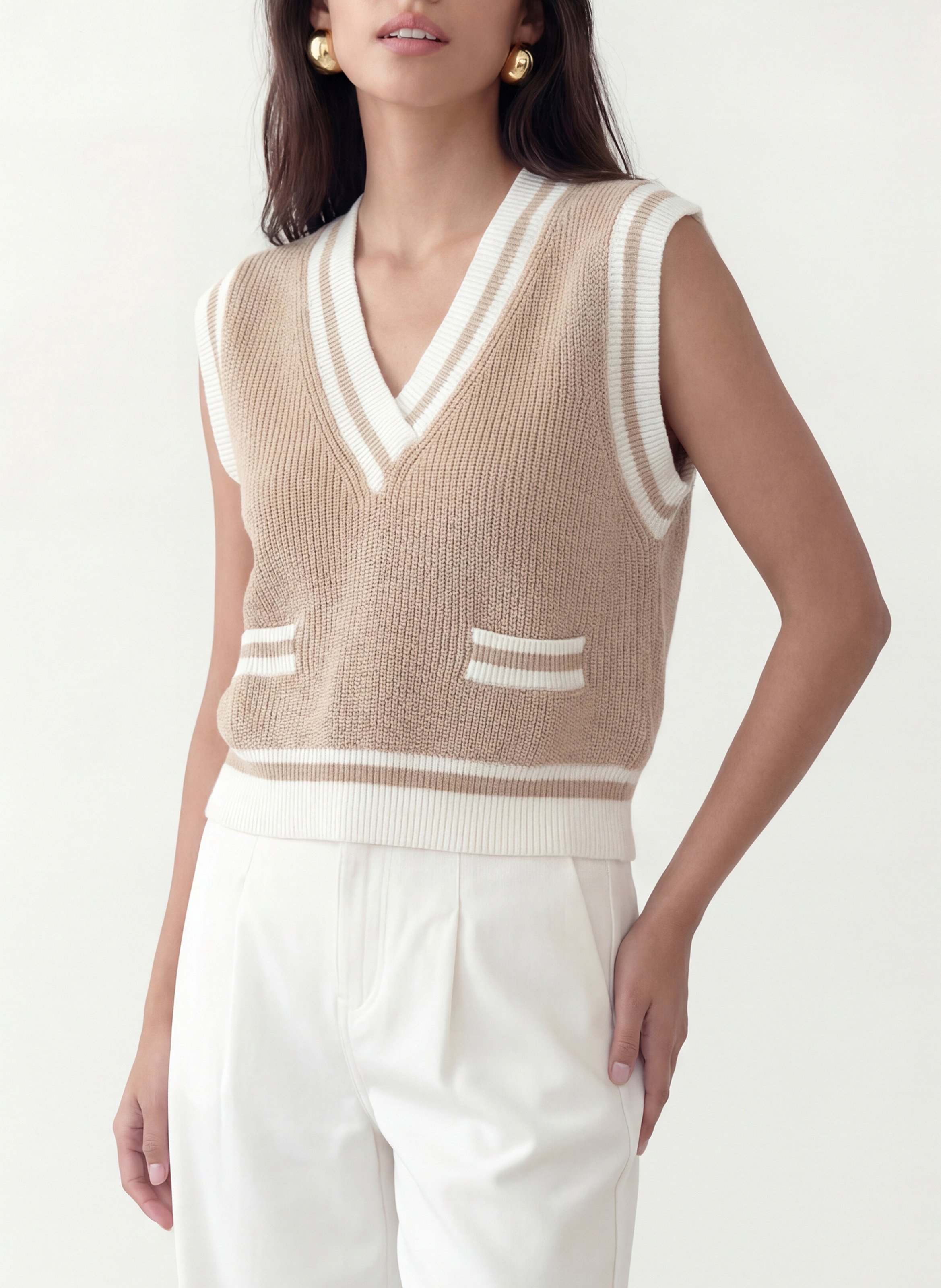 Weiter V-Ausschnitt-Pullover in einfarbigem Strick KOOKAI Beige