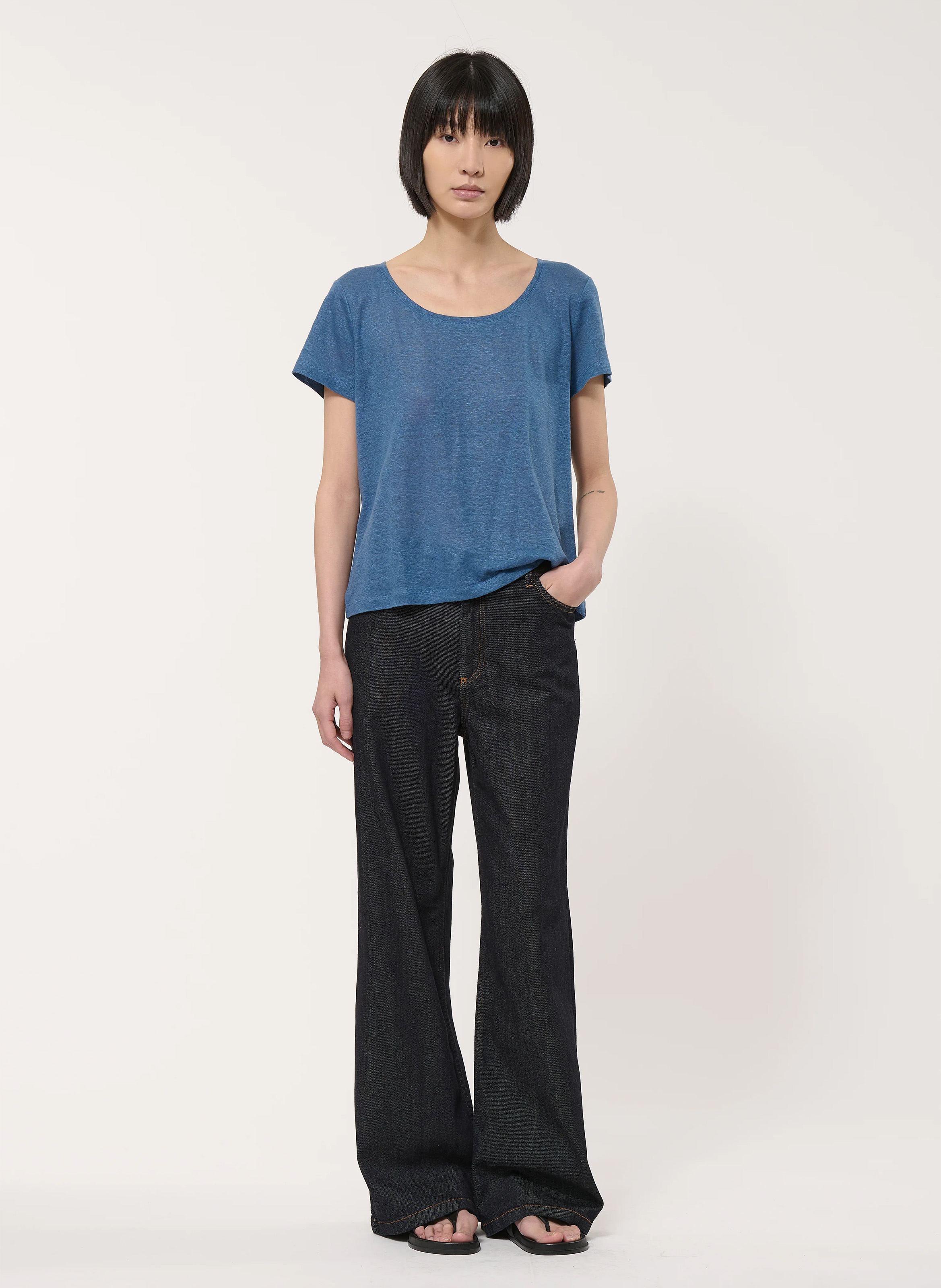 Tee-shirt droit loose en lin flammé HUMILITY Bleu