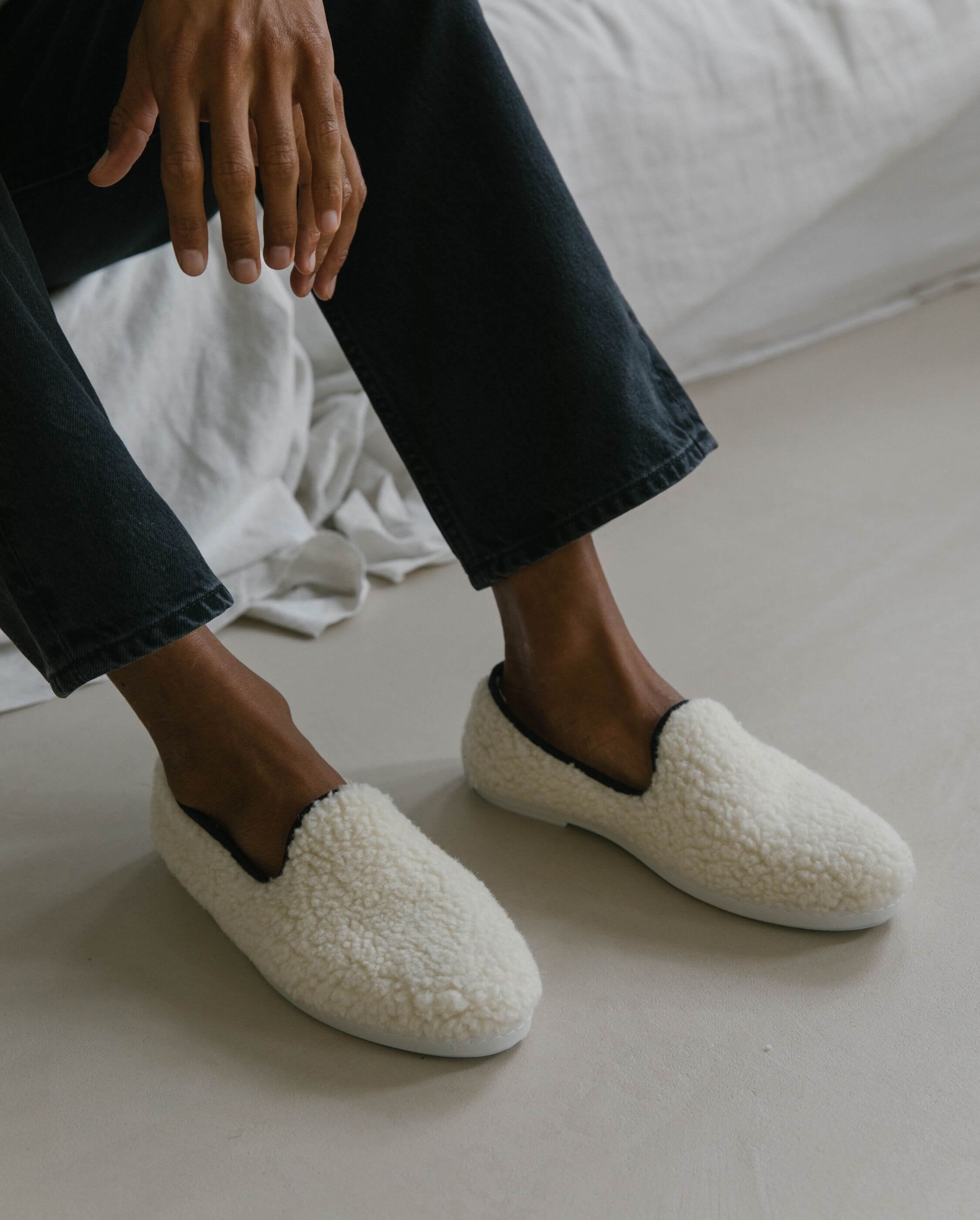 Men's wool bouclé slipper, white black ANGARDE White