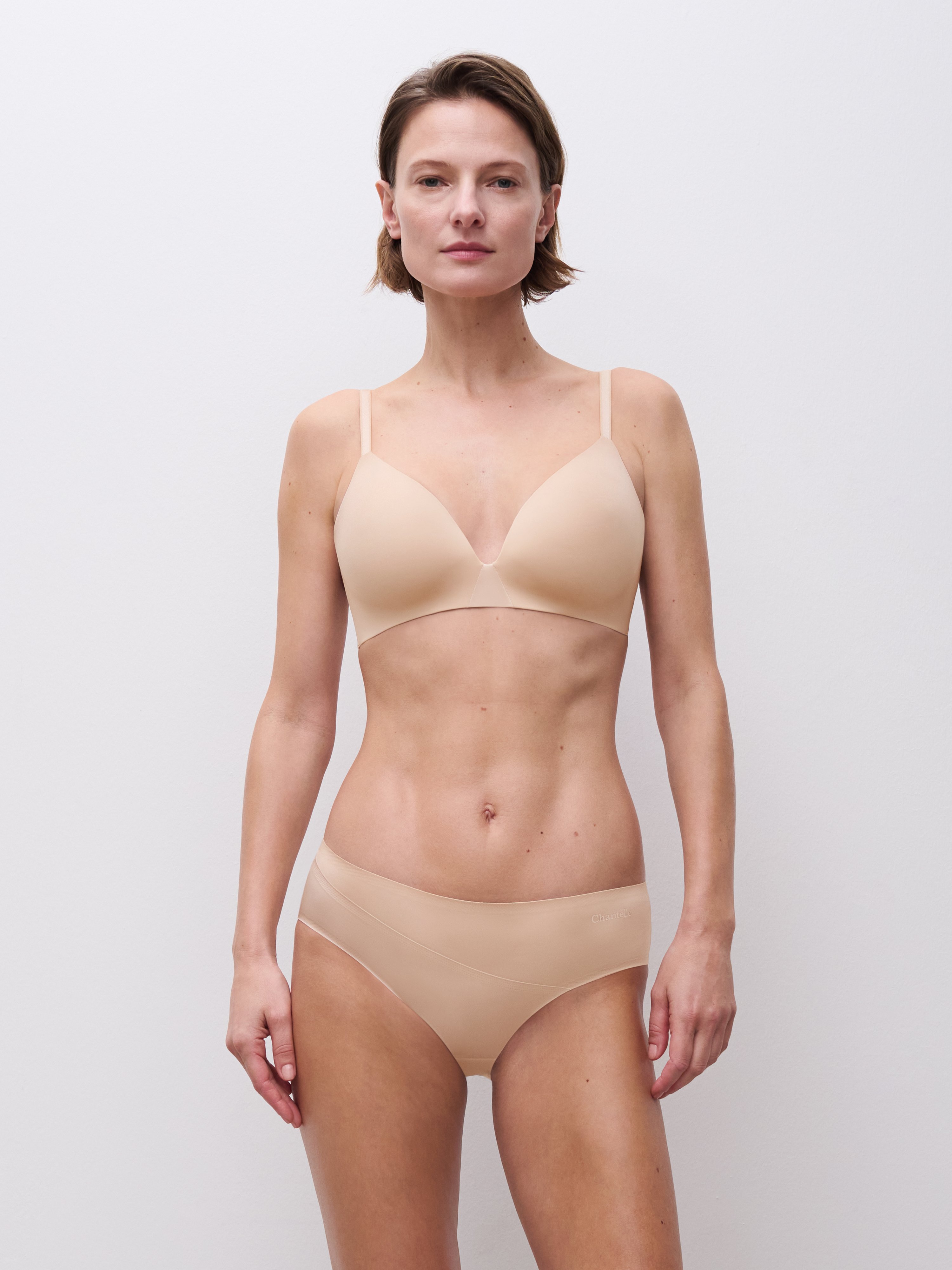 Wireless triangle bra with molded cups CHANTELLE Beige