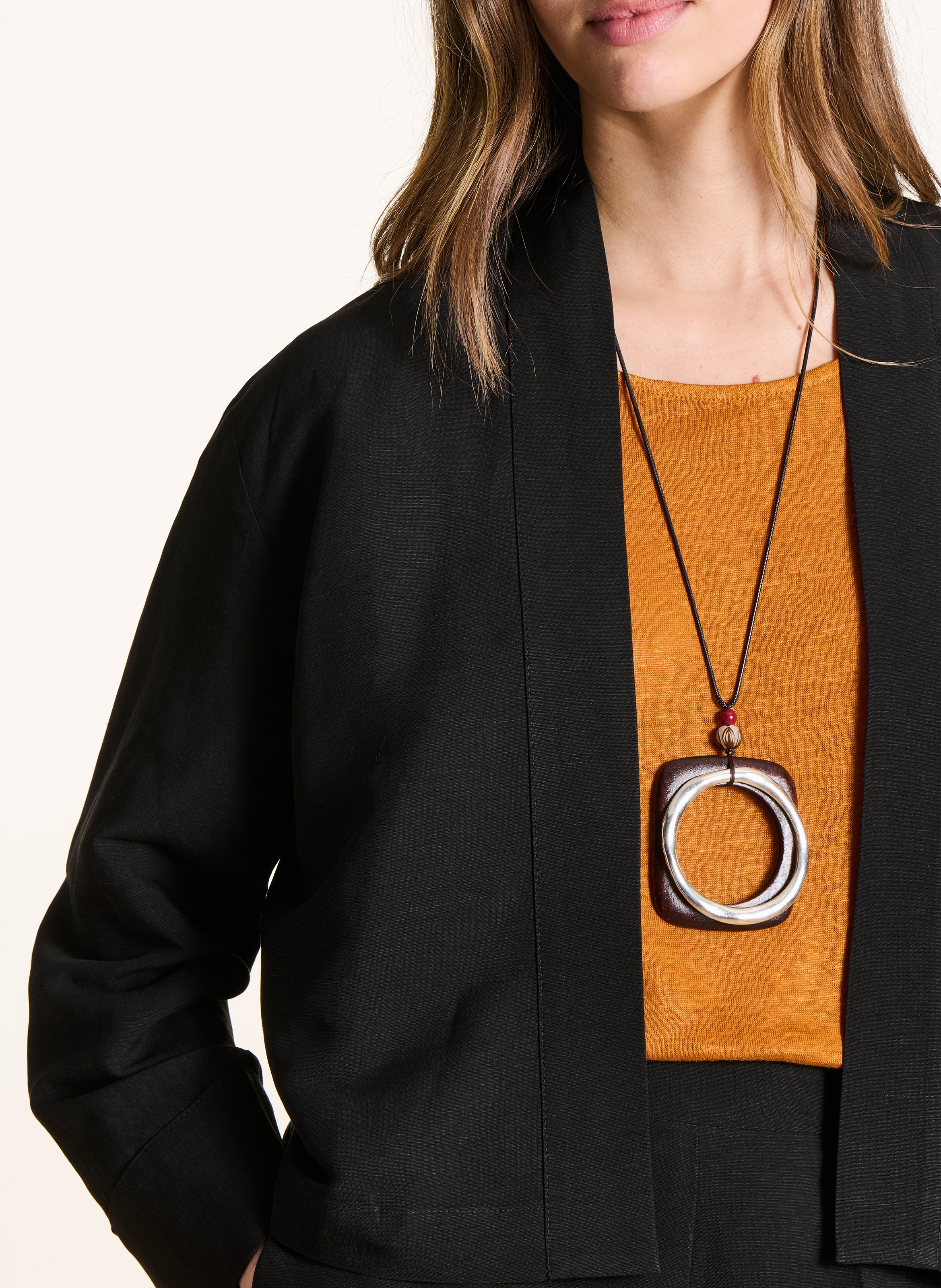 Veste droite col V LA FEE MARABOUTEE Noir