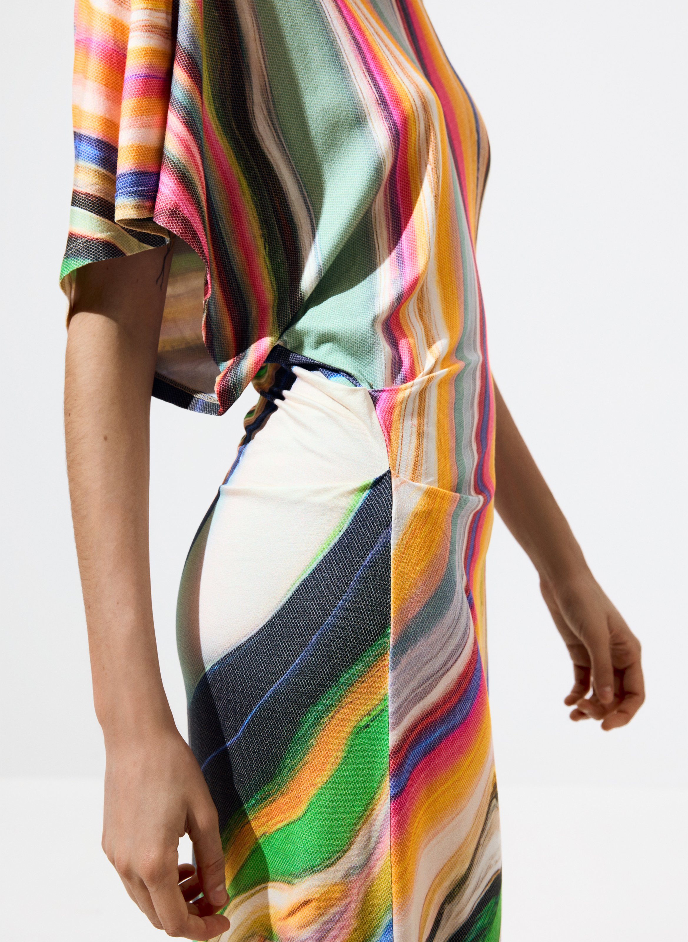 Halflange jurk met print en ronde hals DESIGUAL Groen