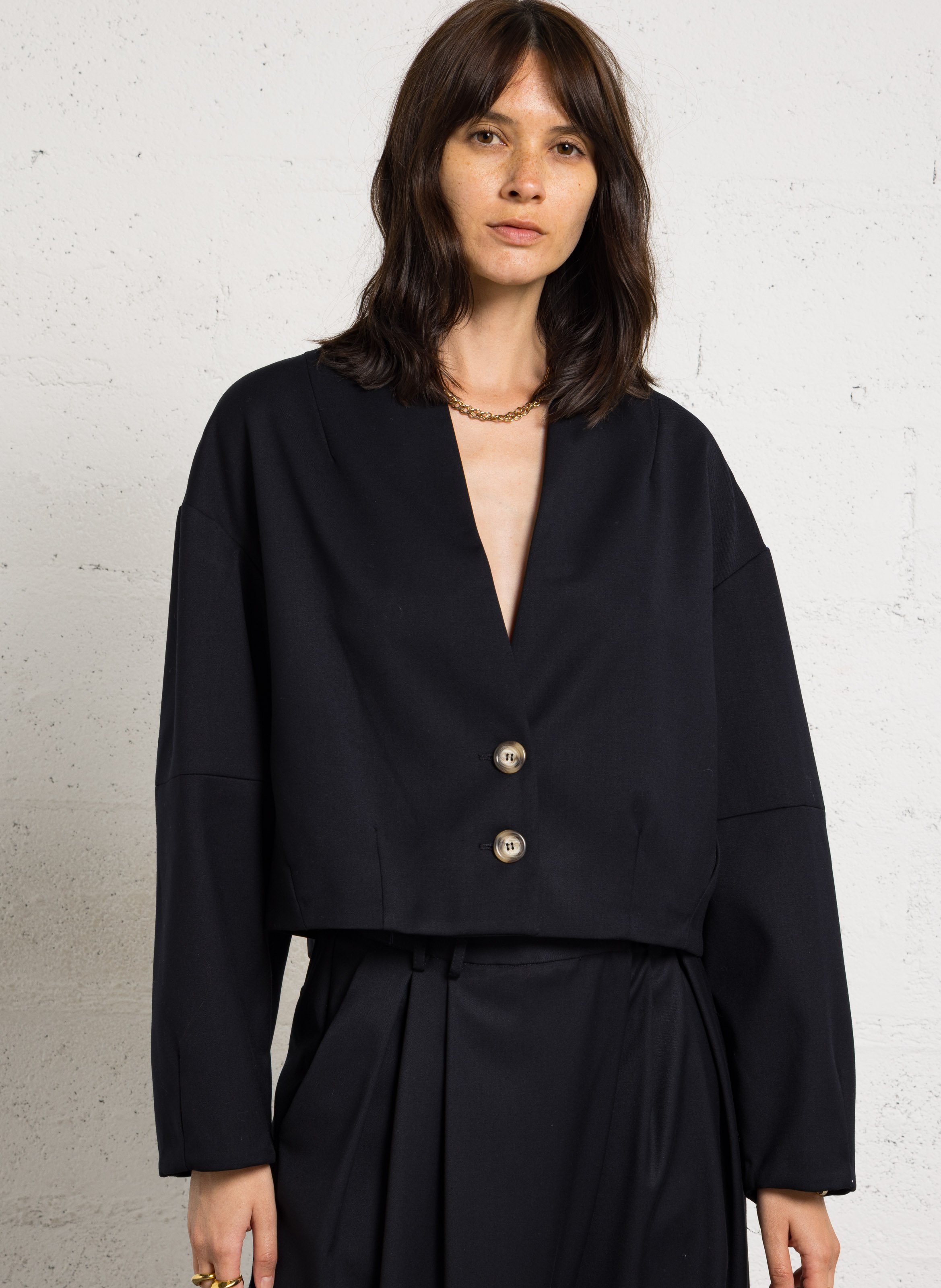 Kurze einfarbige Jacke ohne Kragen PLEASE Blau