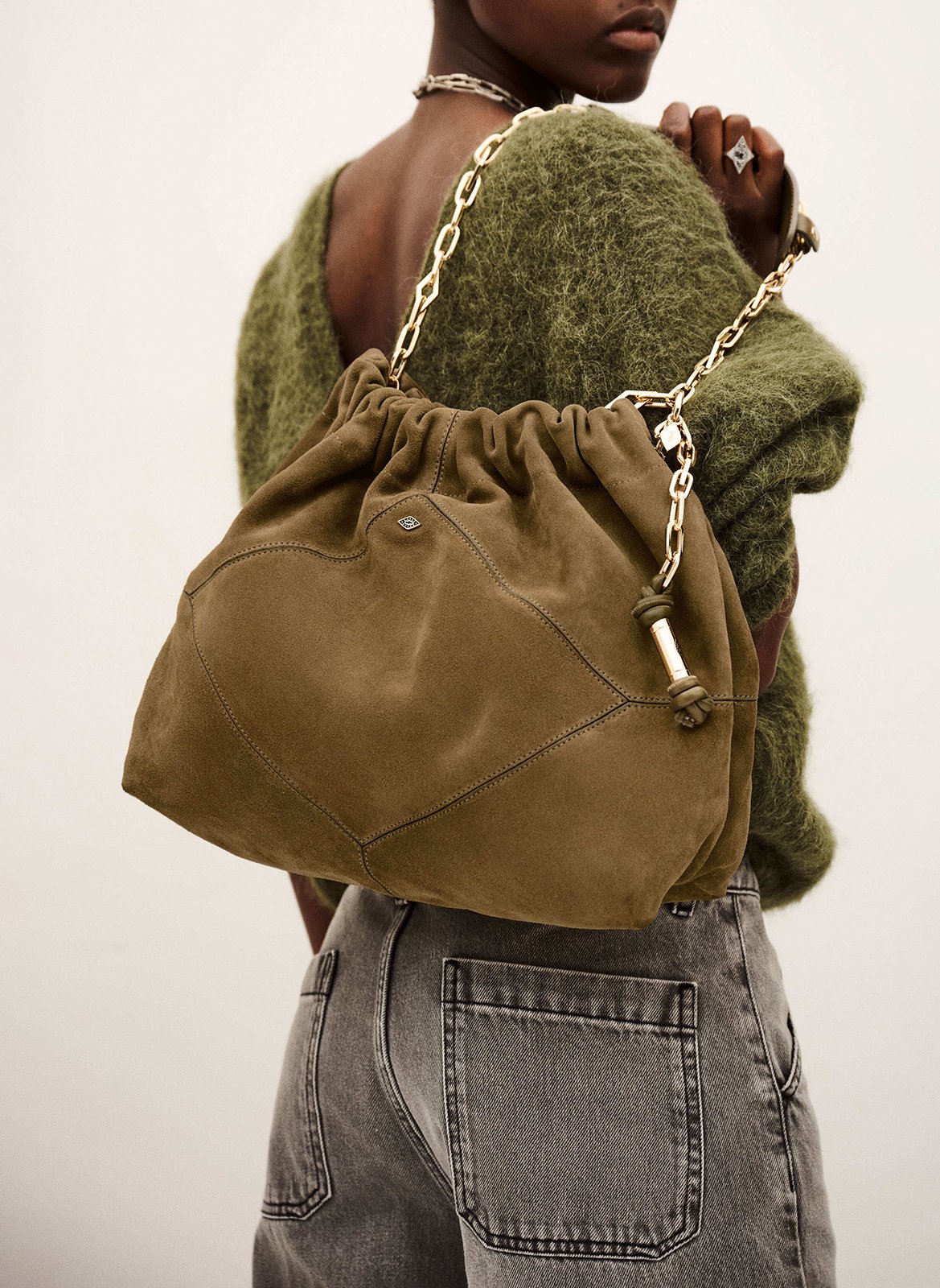 Sac bandoulière tote en cuir velours BA&SH Kaki