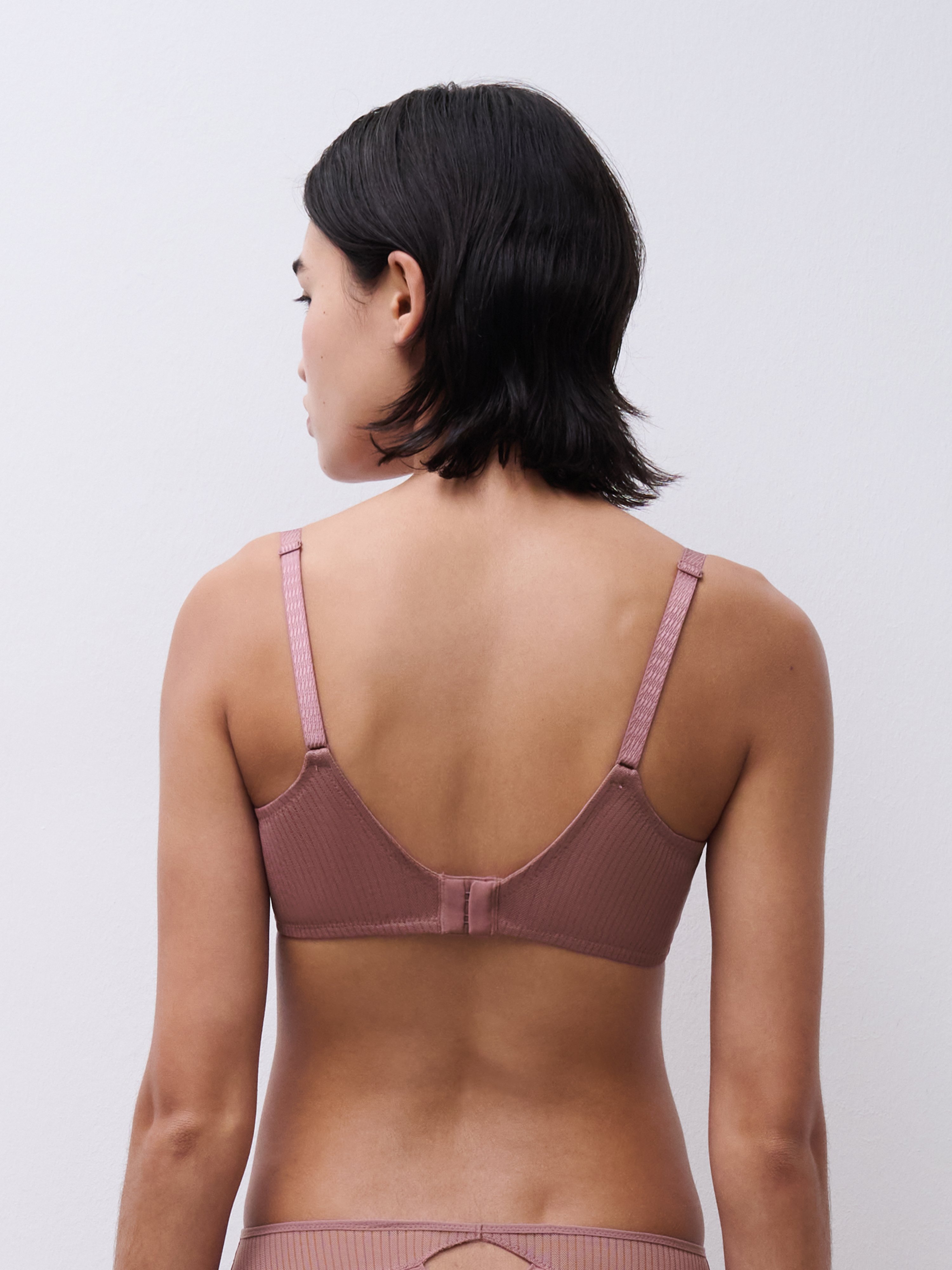Non-wired padded bra with embroidery support Brown