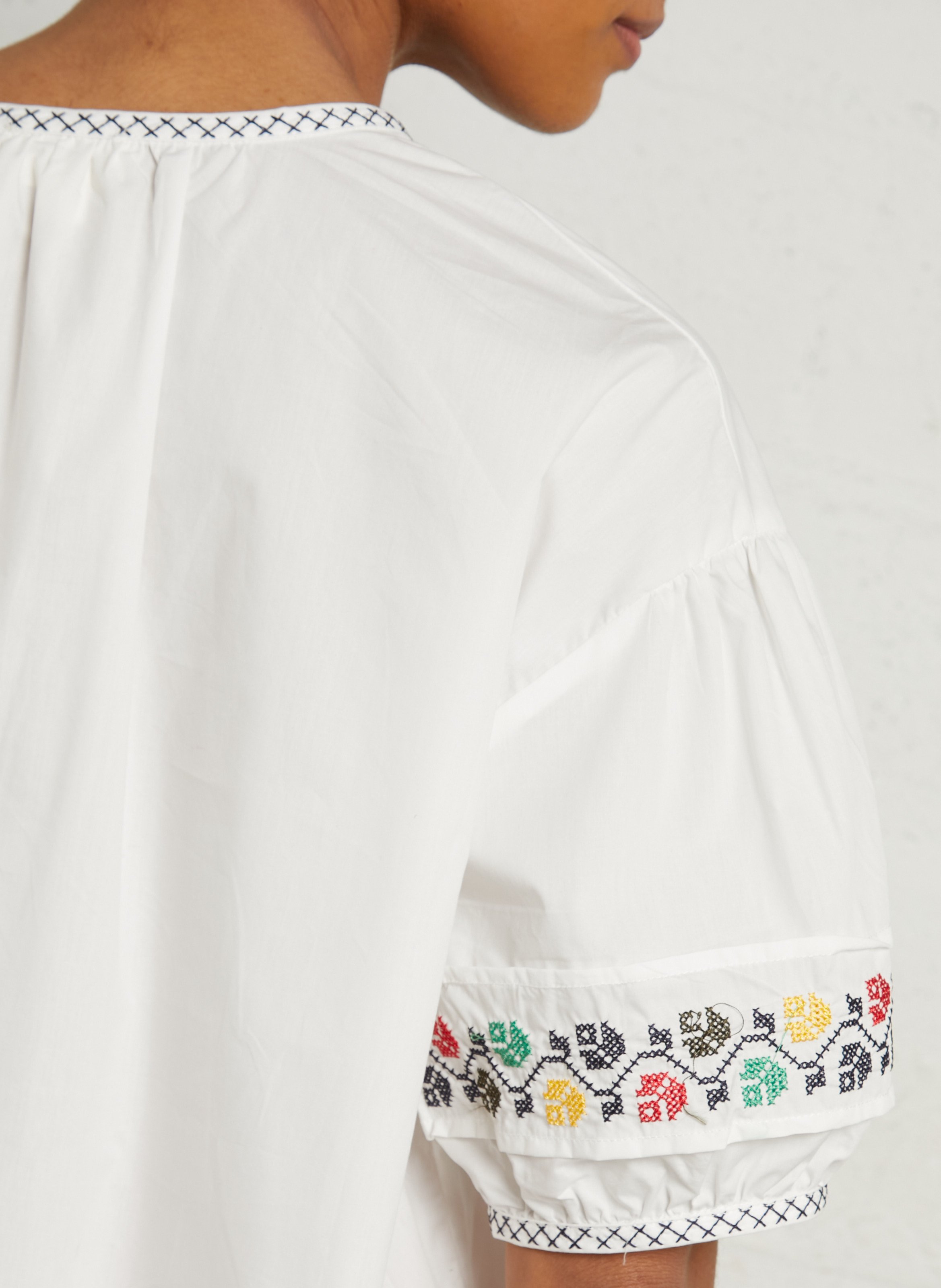 Oversized top with embroidered cotton turtleneck THE KORNER White
