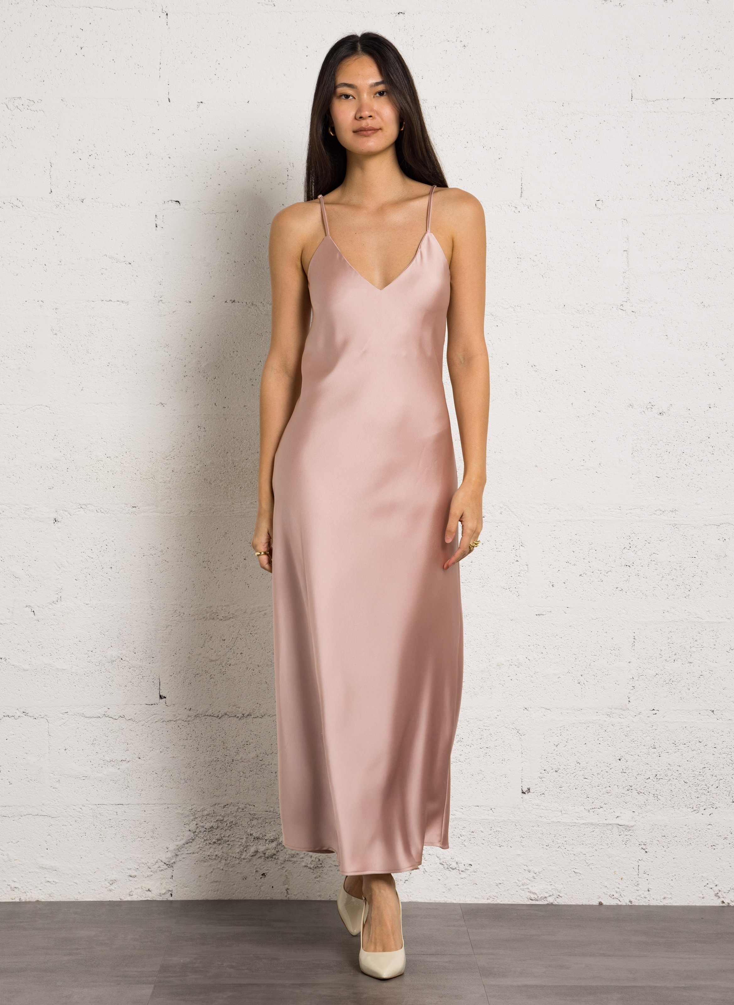 Lange, glanzende jurk IMPERIAL Roze